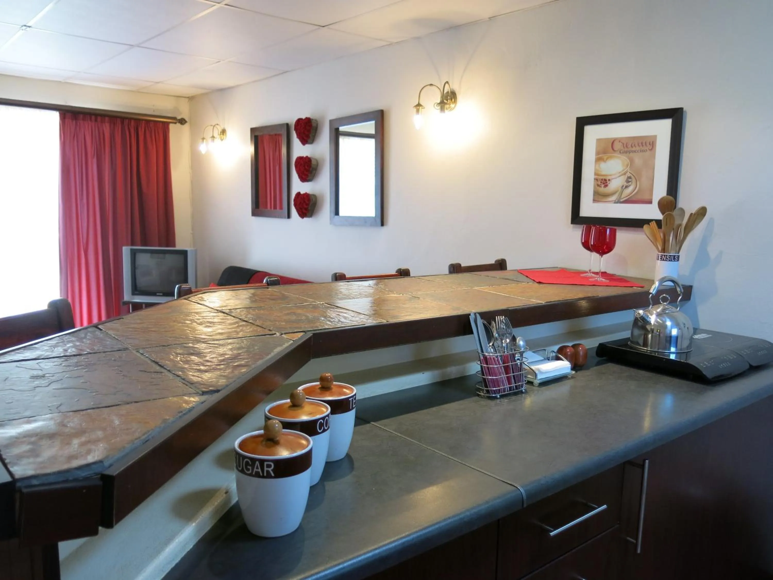 Coffee/tea facilities in A Cherry Lane Self Catering and B&B