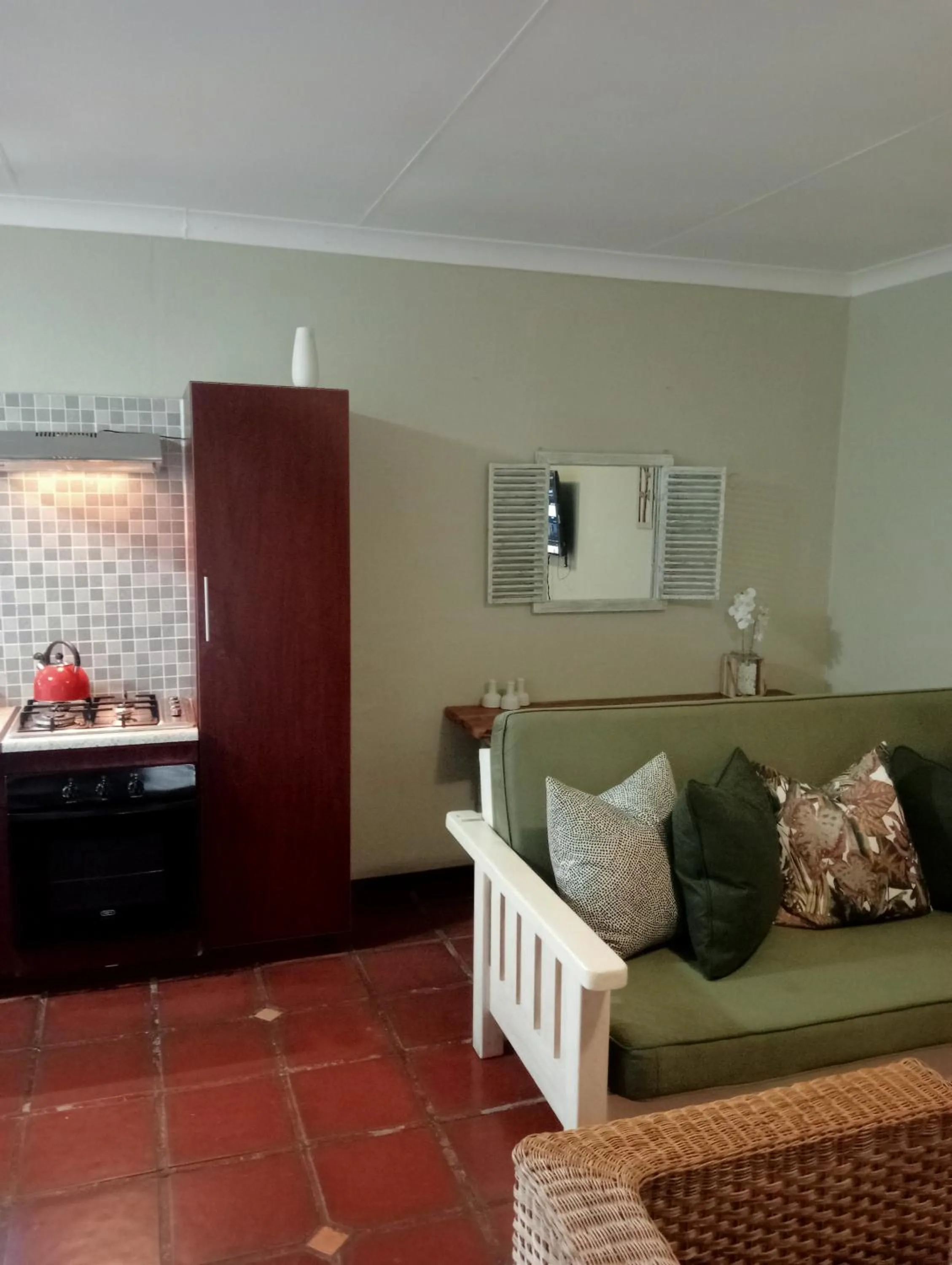 Kitchen or kitchenette in A Cherry Lane Self Catering and B&B