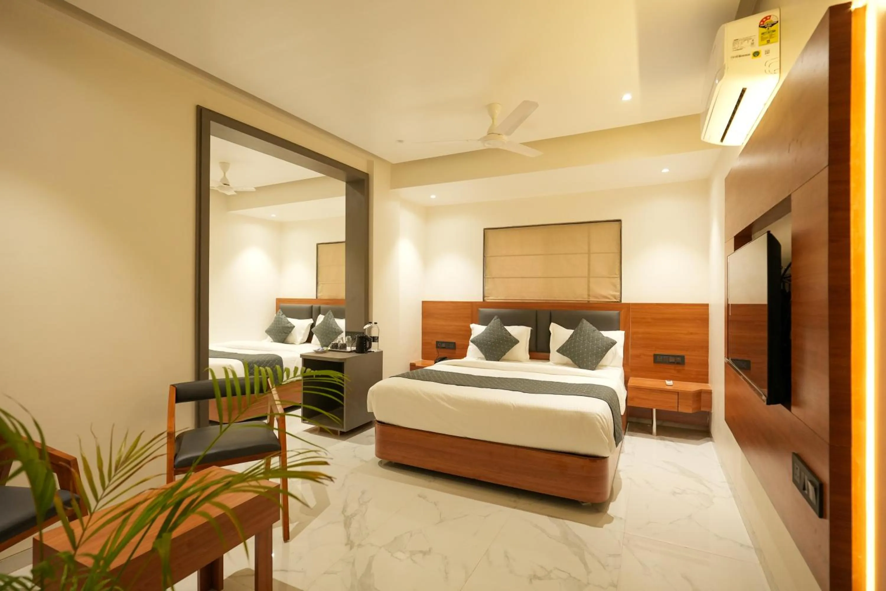 Communal lounge/ TV room, Bed in Hotel Sai Kamal