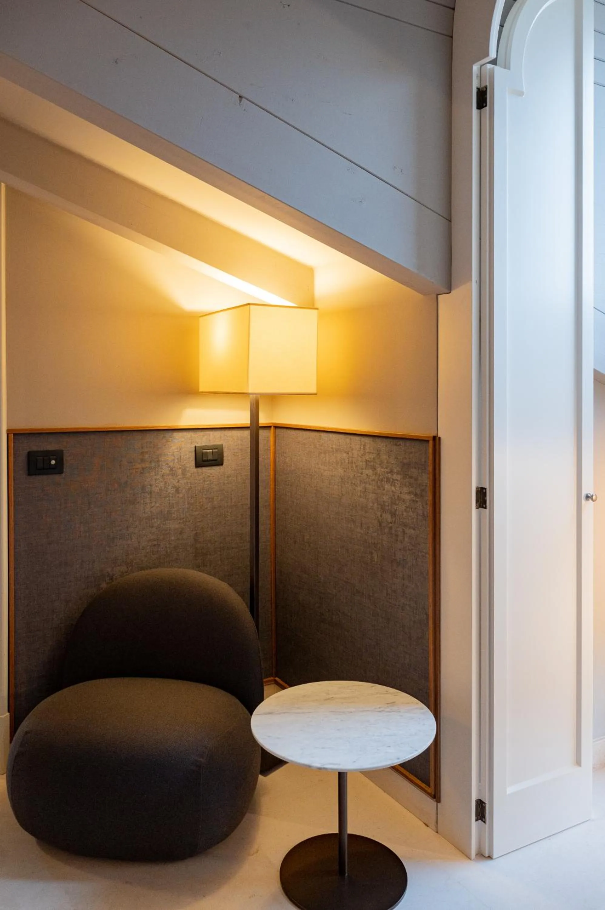 Decorative detail in Hotel Brun