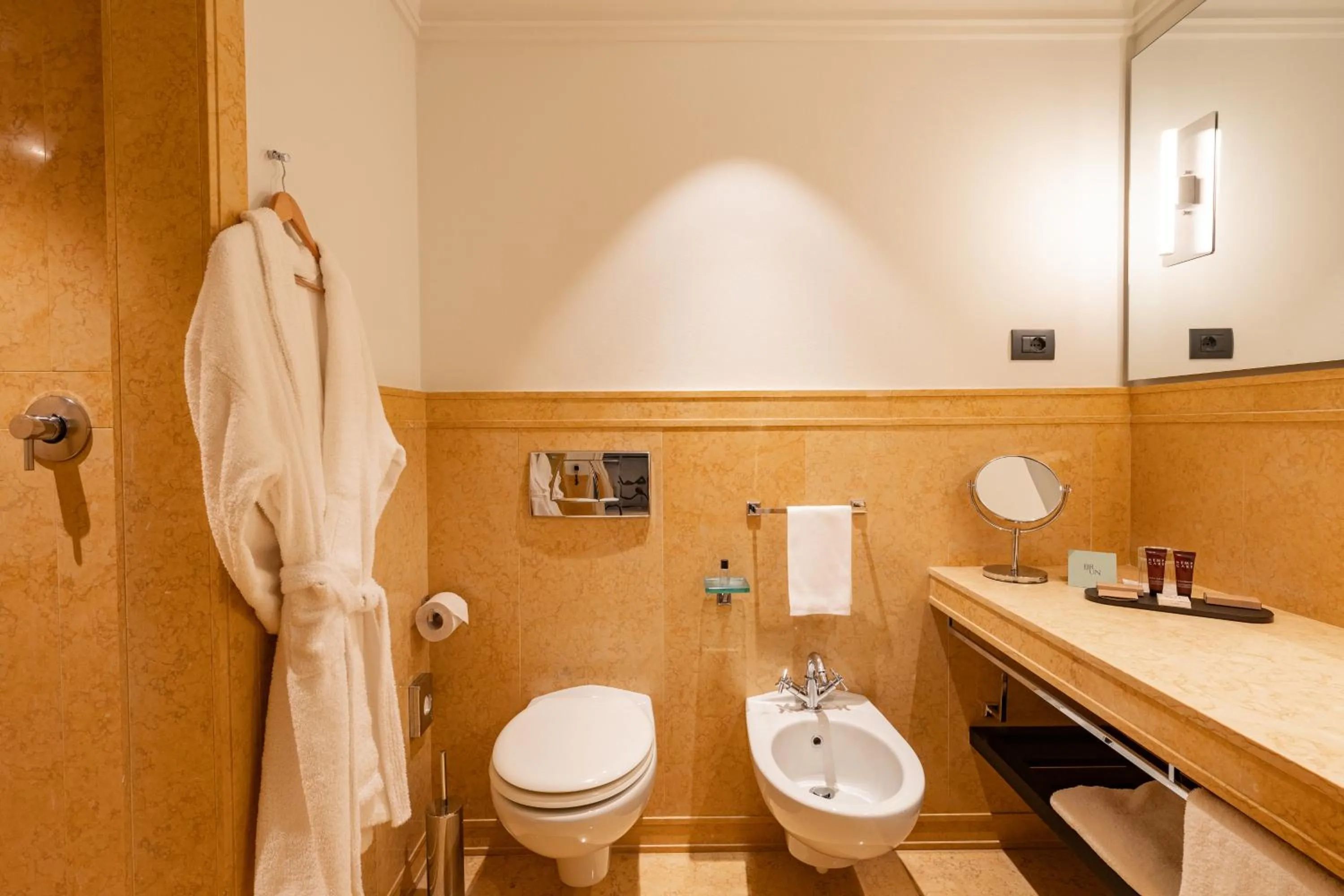 Shower in Hotel Brun