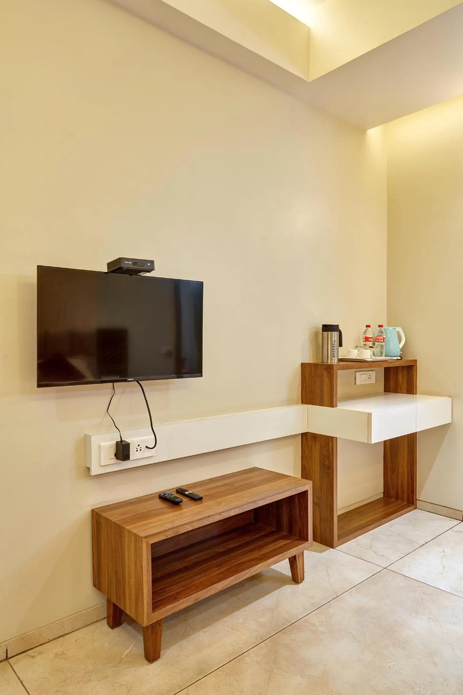 hair dresser in Hotel Swamini Kolhapur