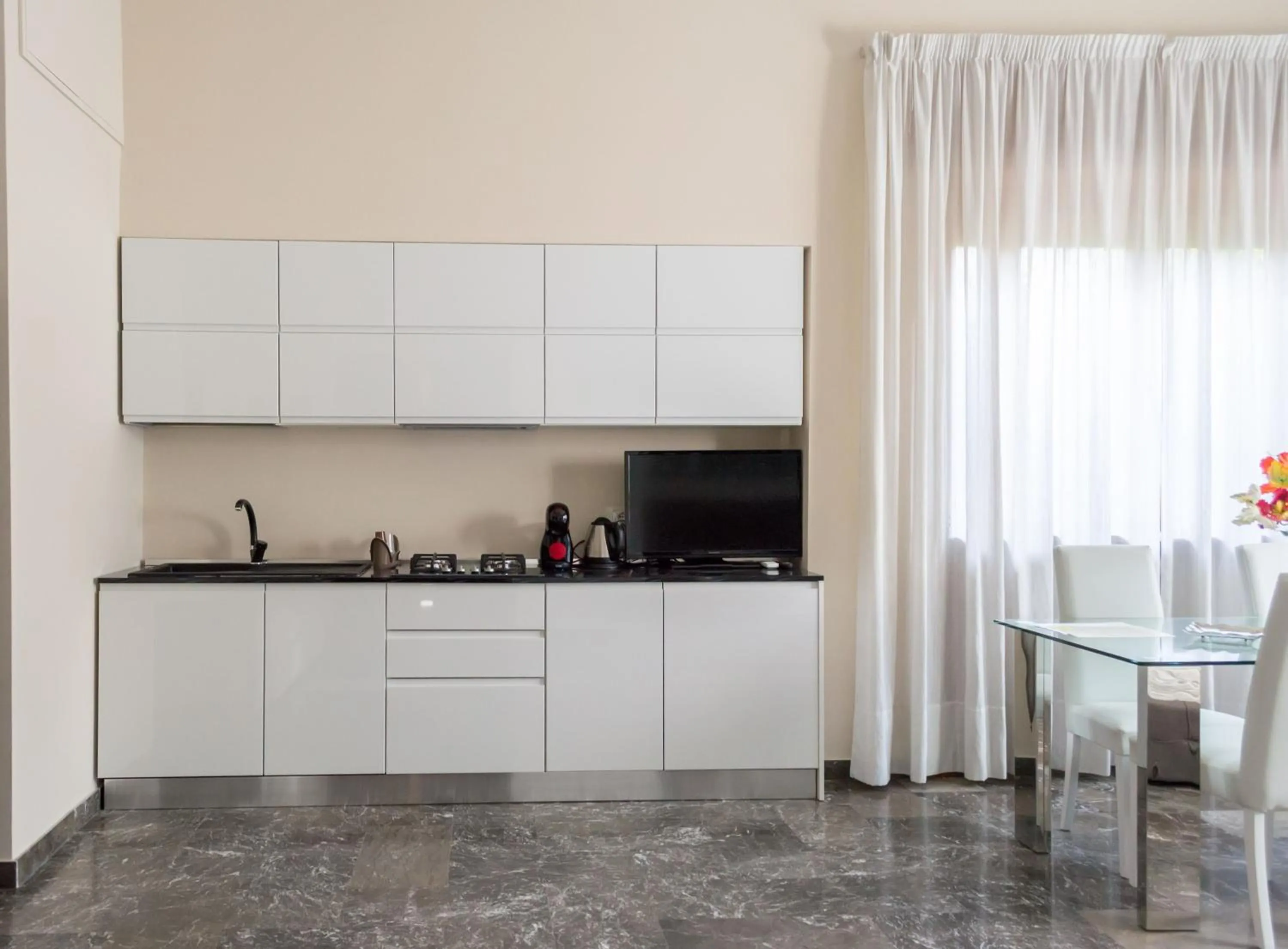 Kitchen or kitchenette in Villa Lazzari B&B Tra i due Mari