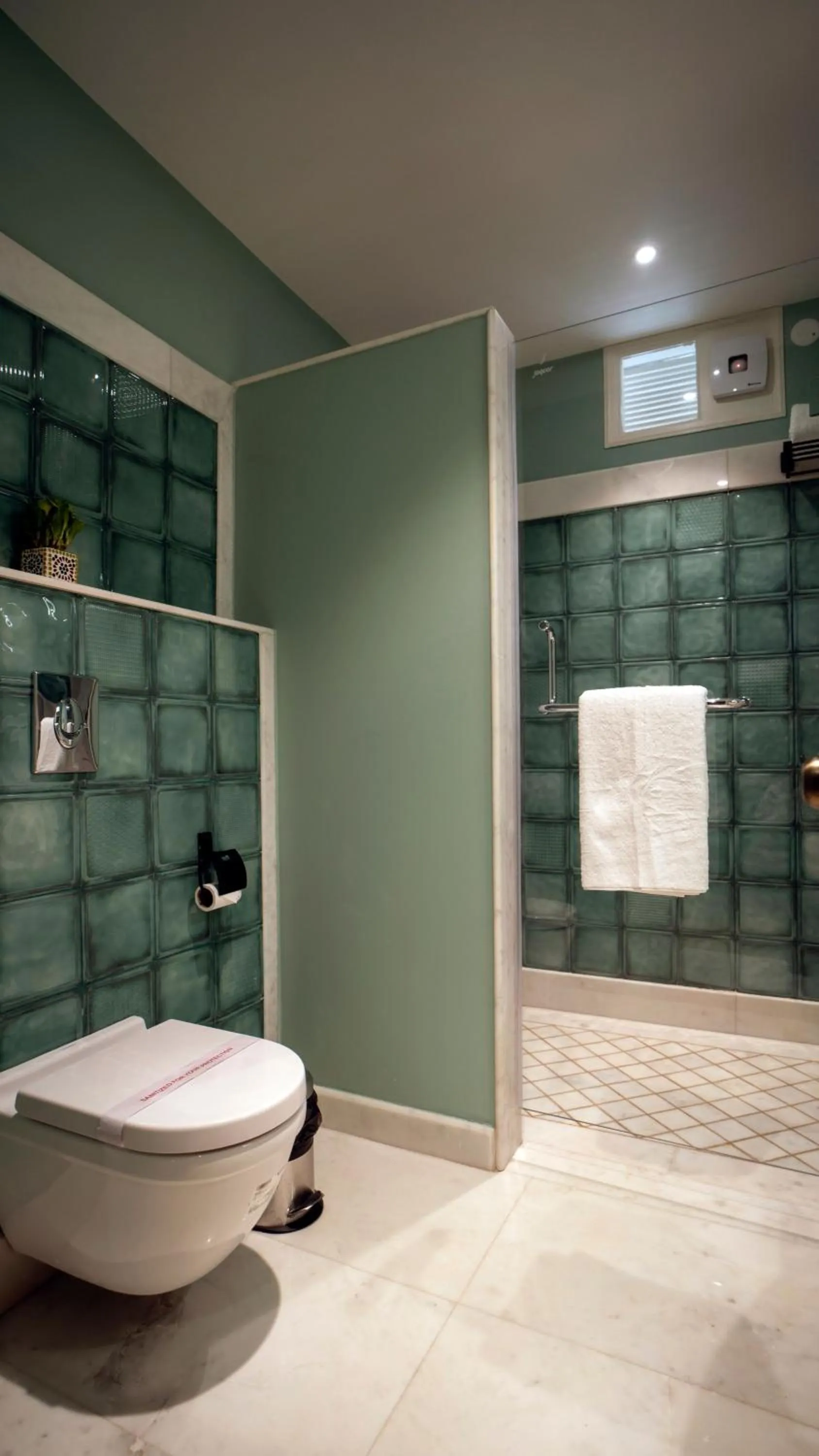 Toilet in Khamma Ghani A Boutique Hotel