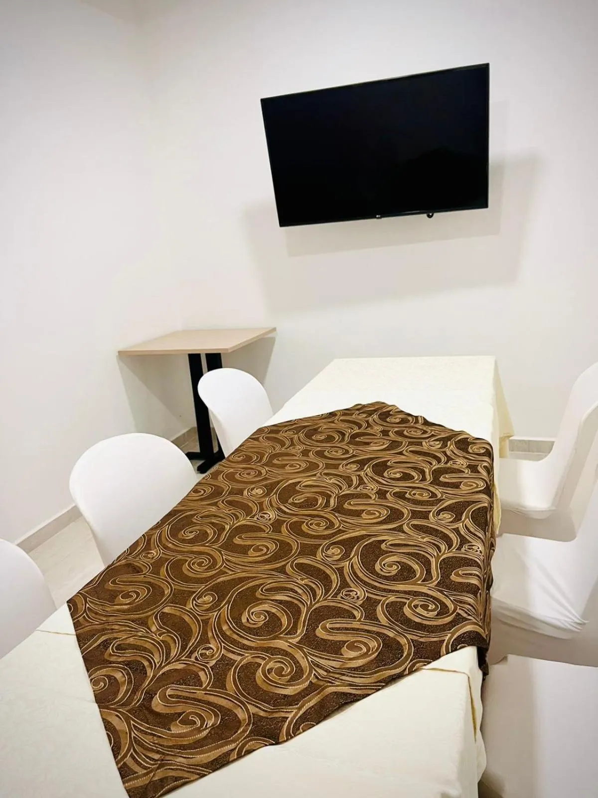 Communal lounge/ TV room, Bed in Hotel Luxor Cúcuta