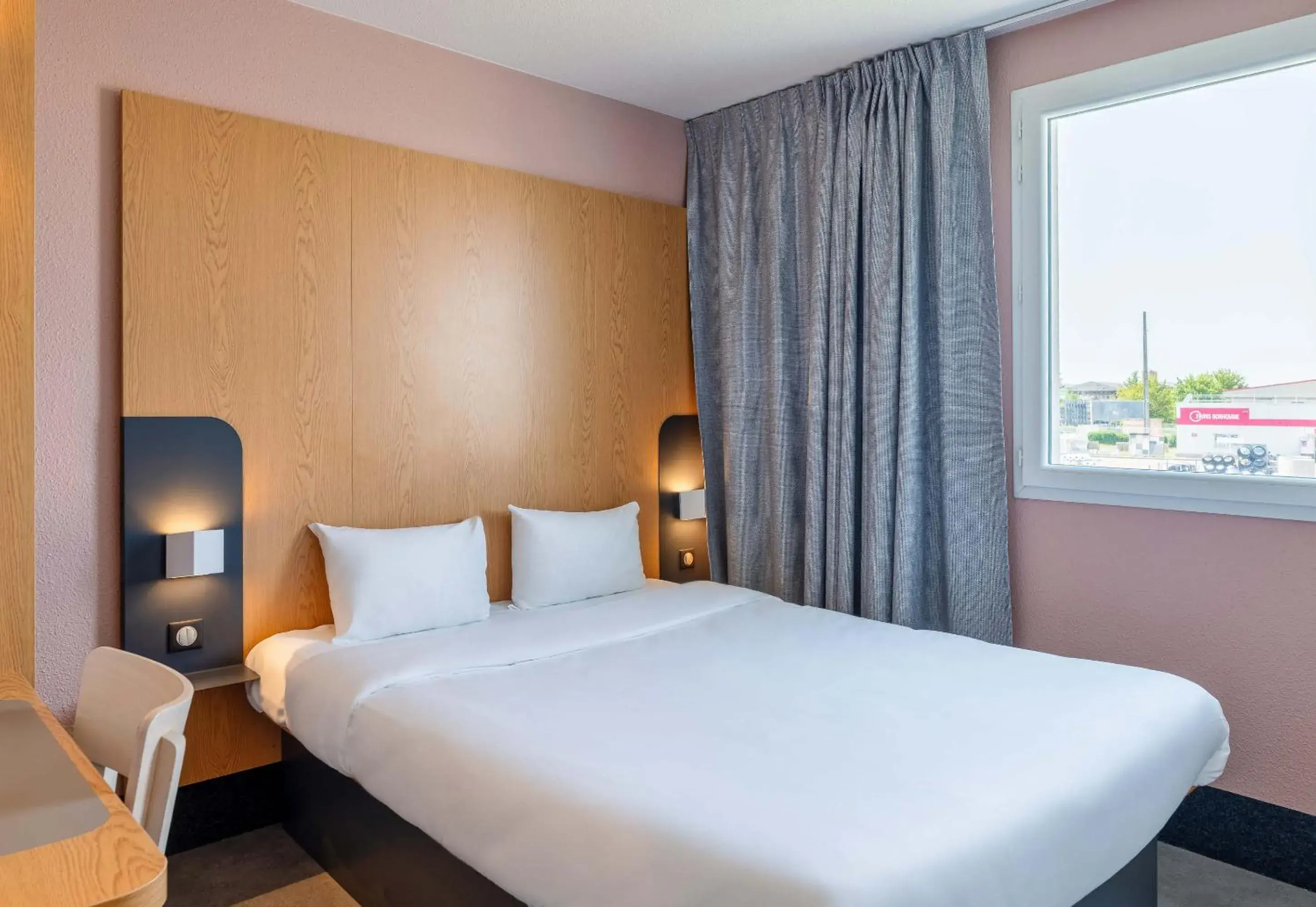 Double Room - Non-Smoking in B&B HOTEL Lyon Eurexpo Chassieu Double Room - Non-Smoking in B&B HOTEL Lyon Eurexpo Chassieu