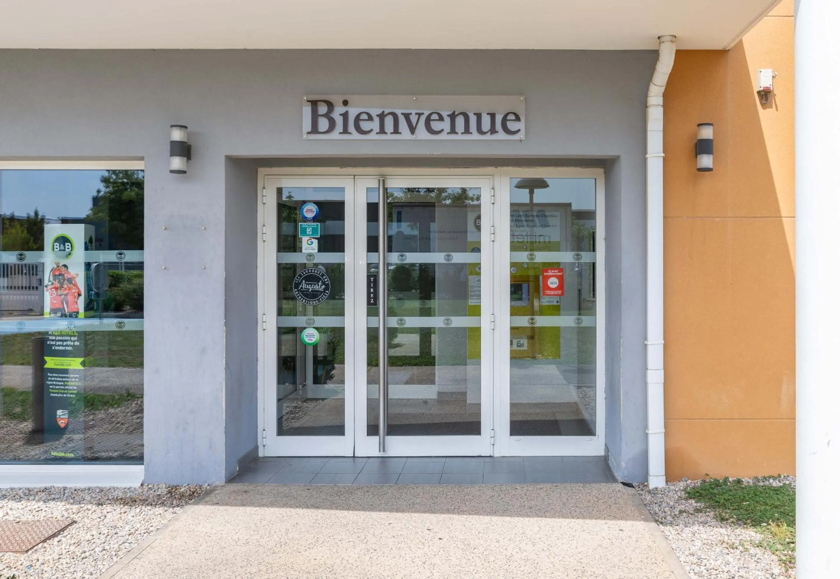 Facade/entrance in B&B HOTEL Lyon Eurexpo Chassieu