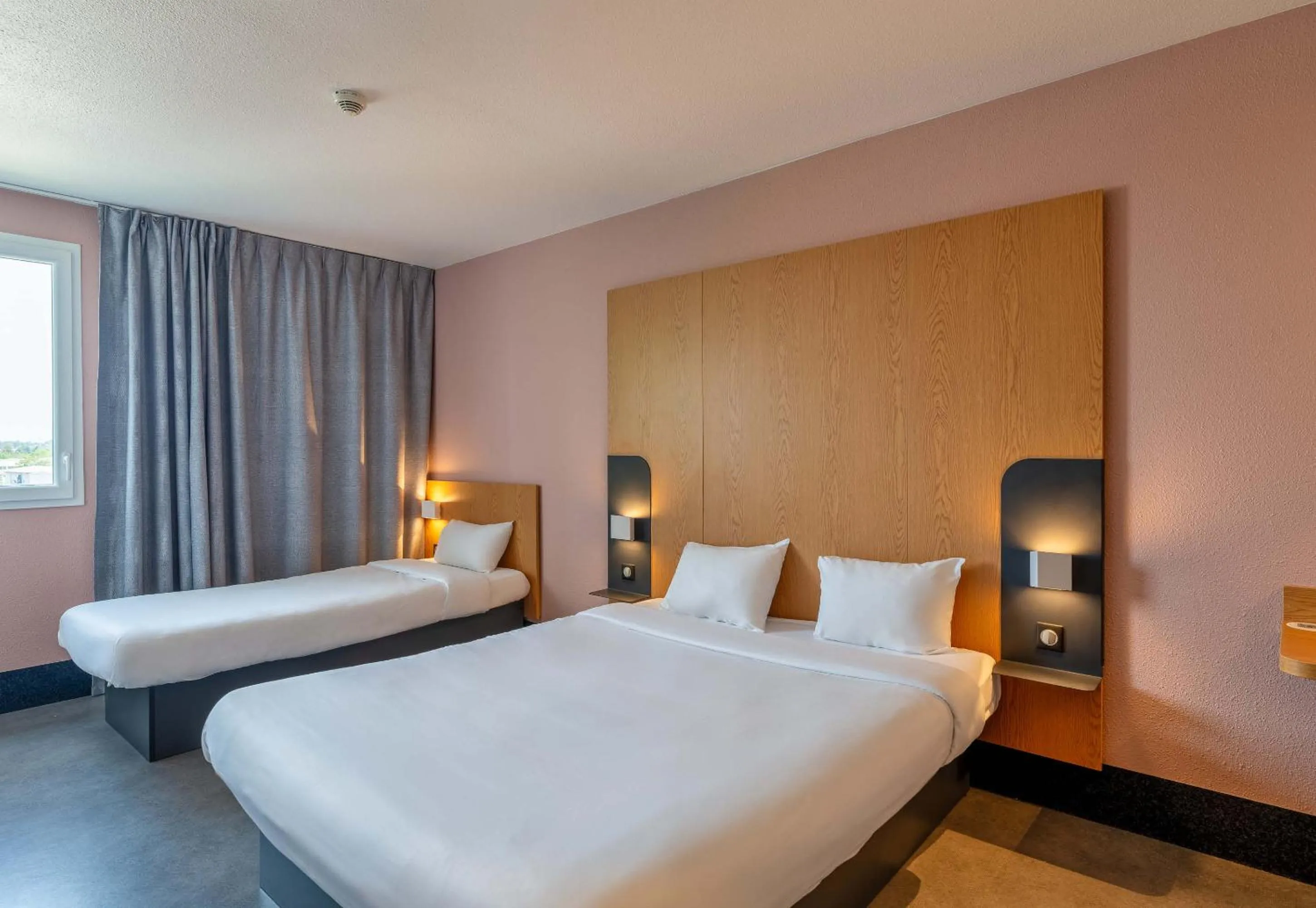 Bedroom, Bed in B&B HOTEL Lyon Eurexpo Chassieu