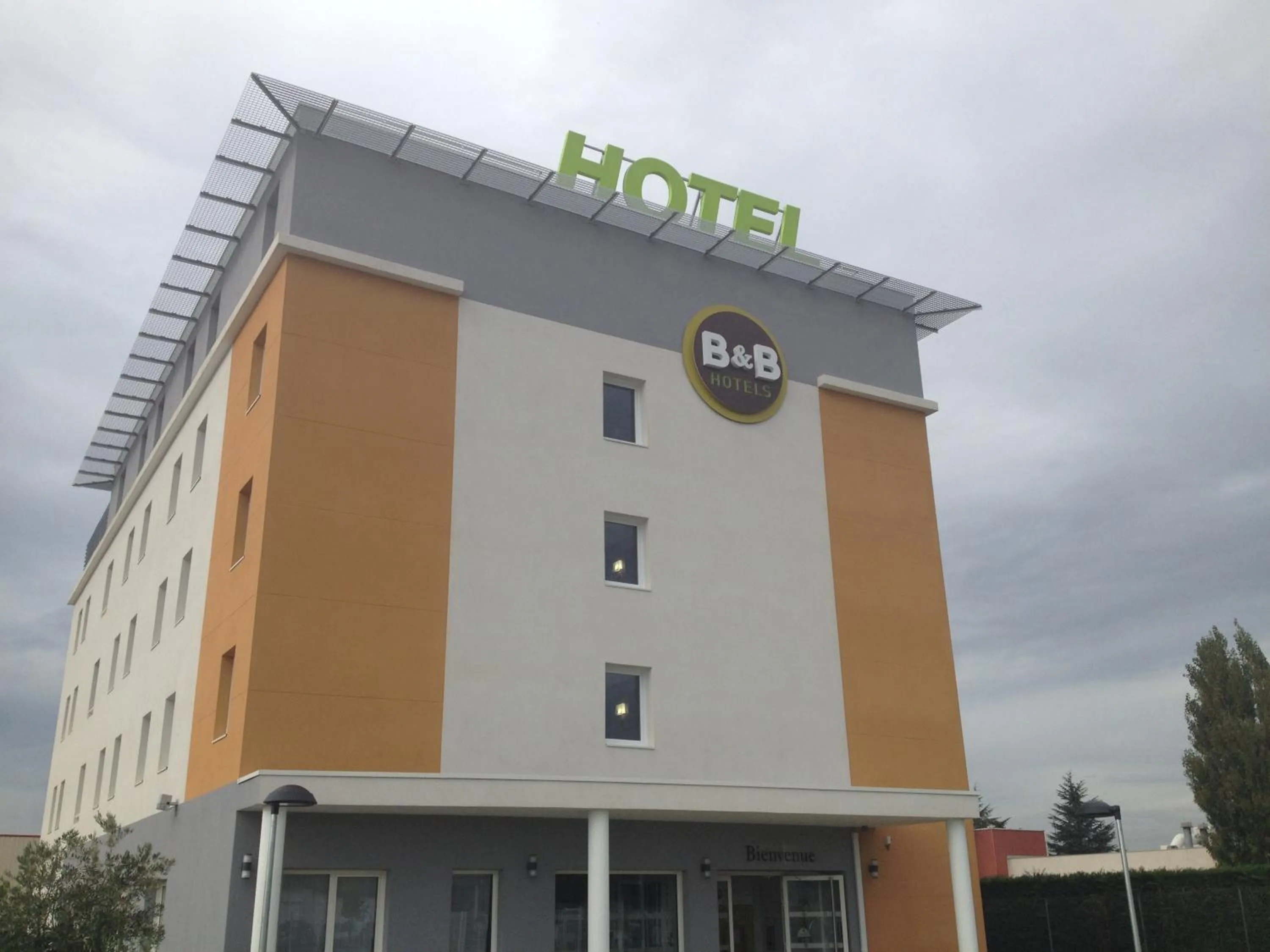Facade/entrance in B&B HOTEL Lyon Eurexpo Chassieu