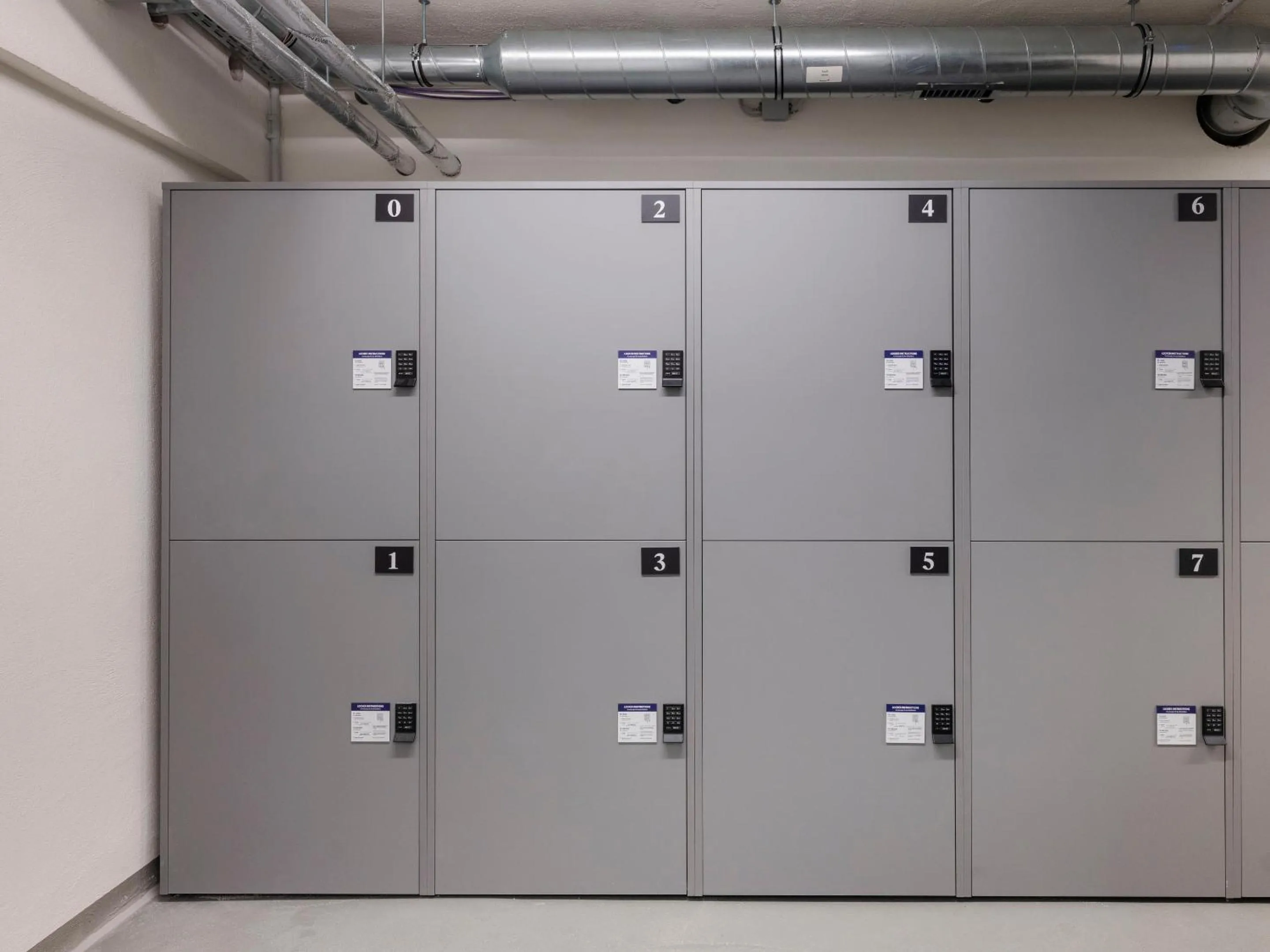 microwave in Numa Düsseldorf Leo