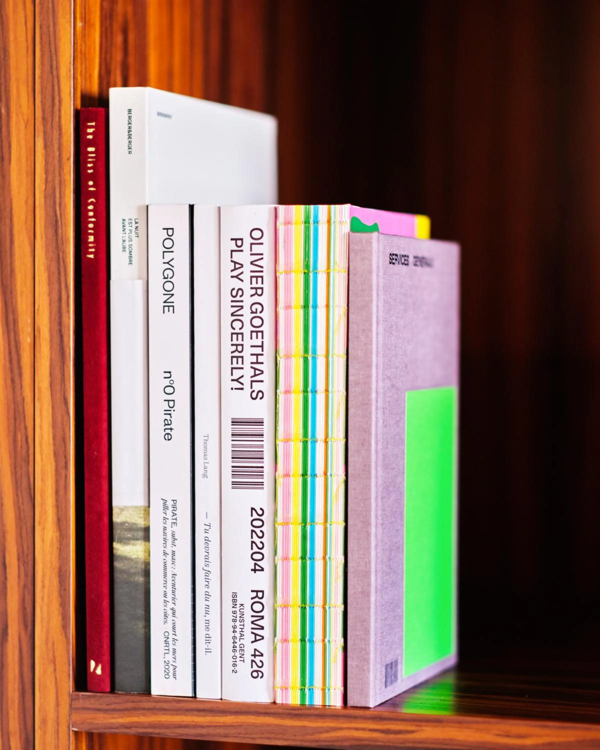 Library in Hôtel Présent - Entrée autonome, réception en ligne - Encore Mieux