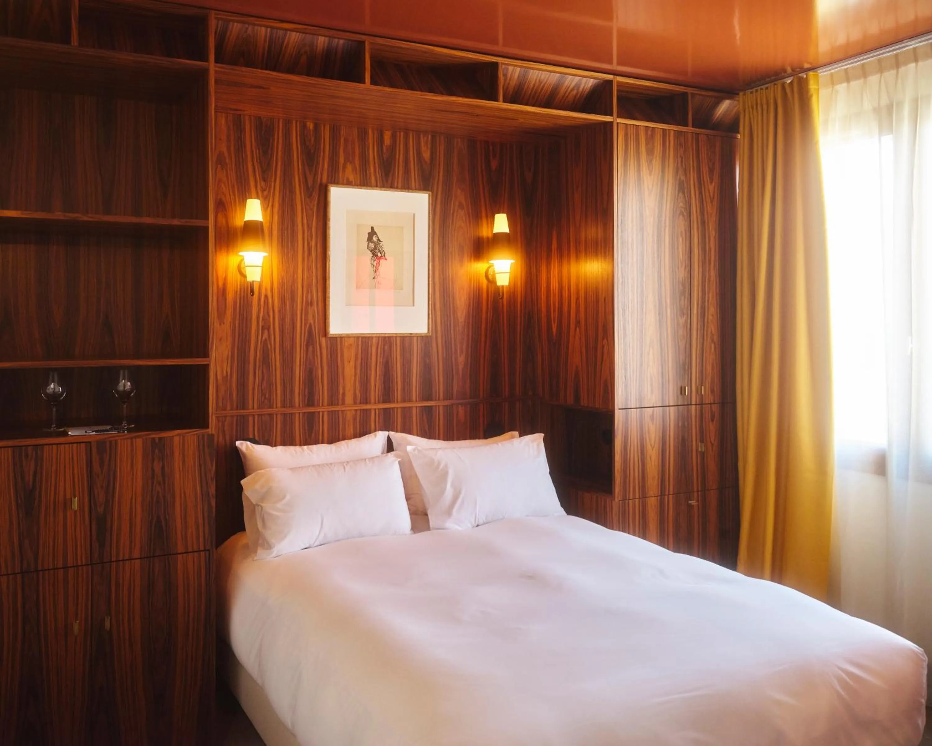 Bed in Hôtel Présent - Entrée autonome, réception en ligne - Encore Mieux