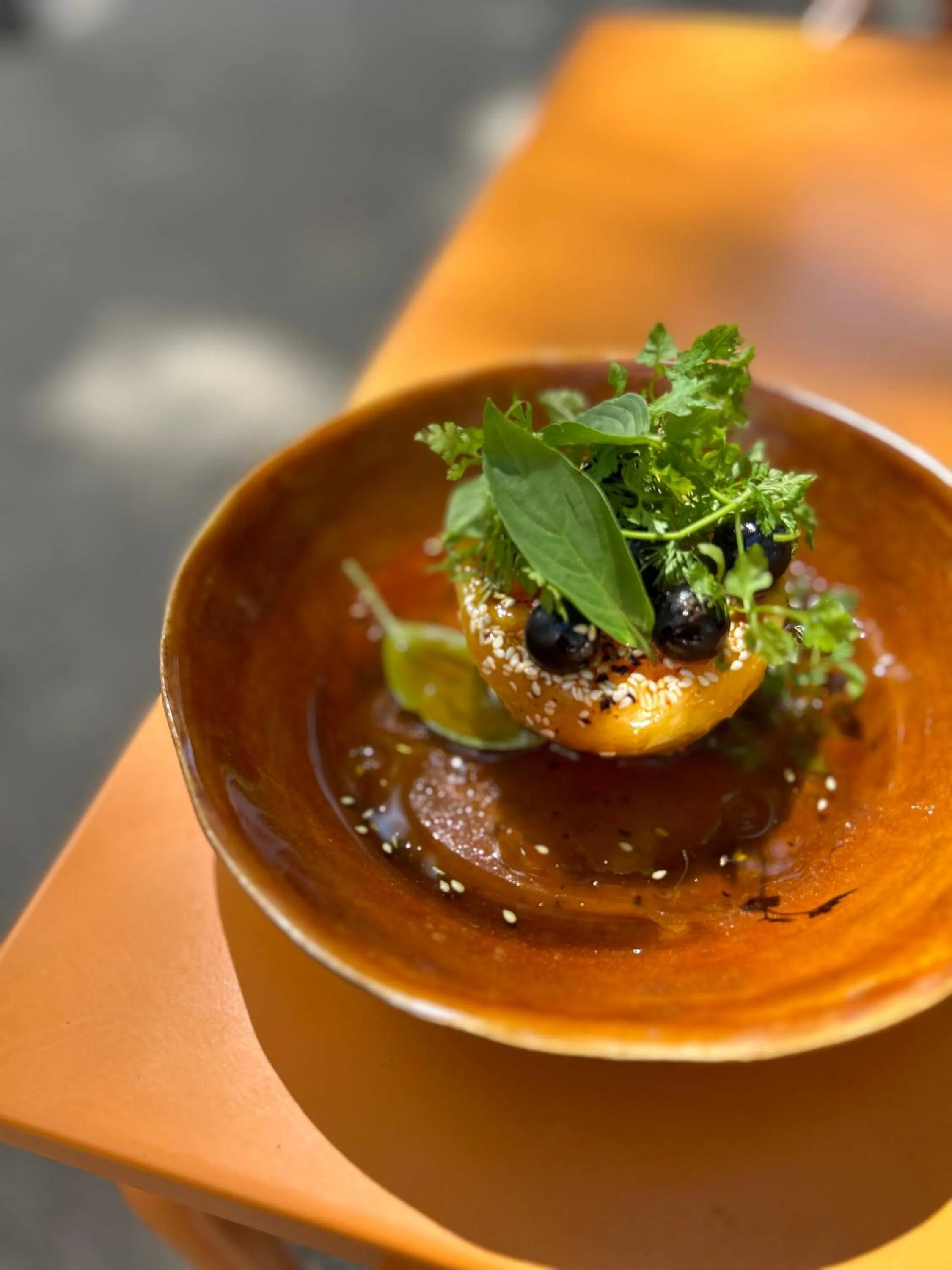 Restaurant/places to eat in Hôtel Présent - Entrée autonome, réception en ligne - Encore Mieux