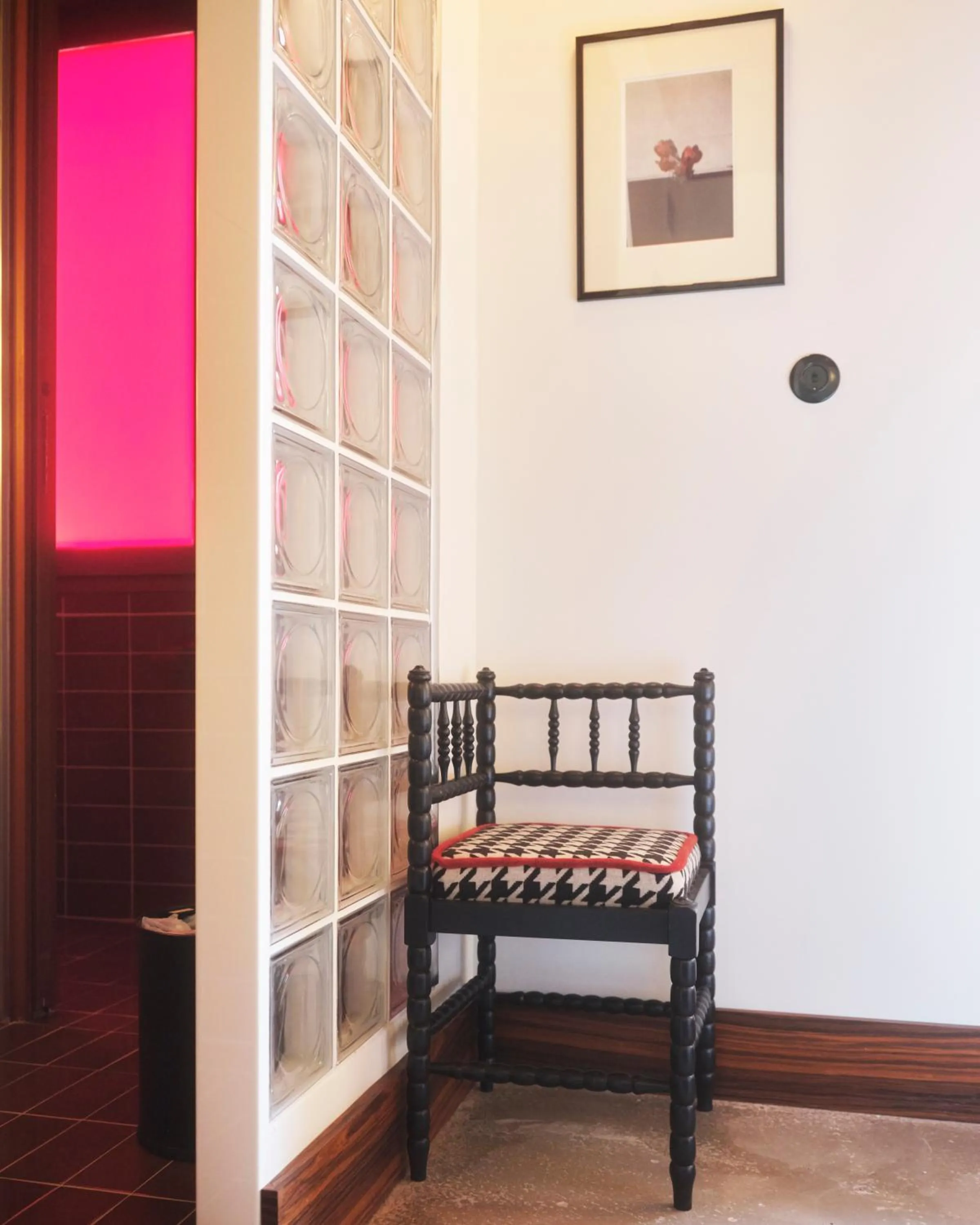 Bedroom, Bed in Hôtel Présent - Entrée autonome, réception en ligne - Encore Mieux