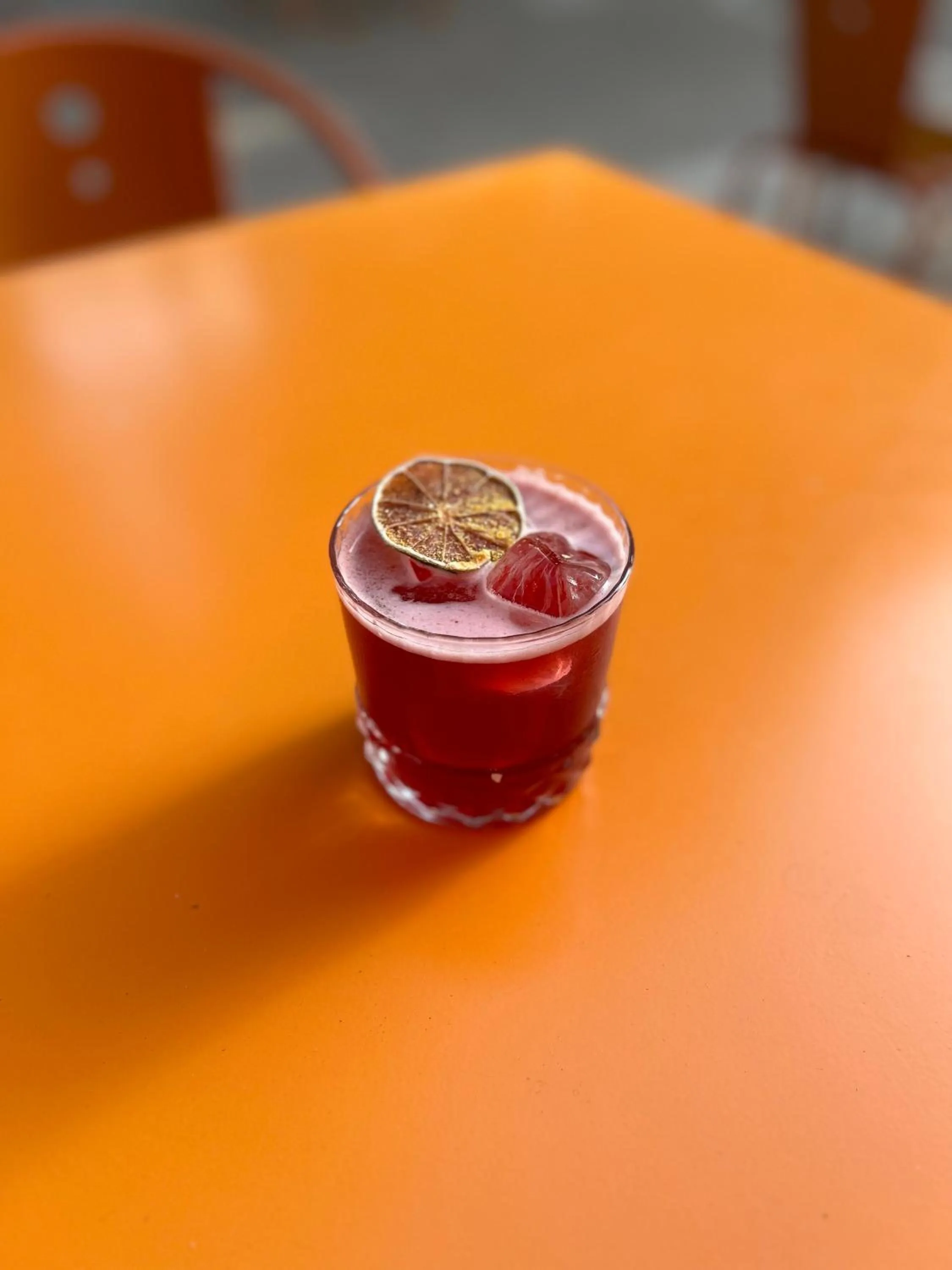 Restaurant/places to eat in Hôtel Présent - Entrée autonome, réception en ligne - Encore Mieux