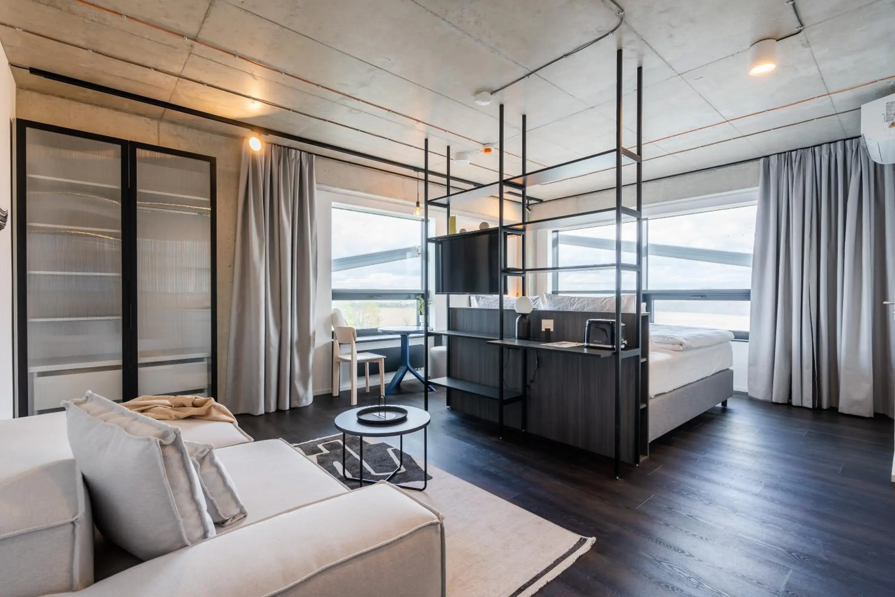 HONEST Ricany HONEST Ricany