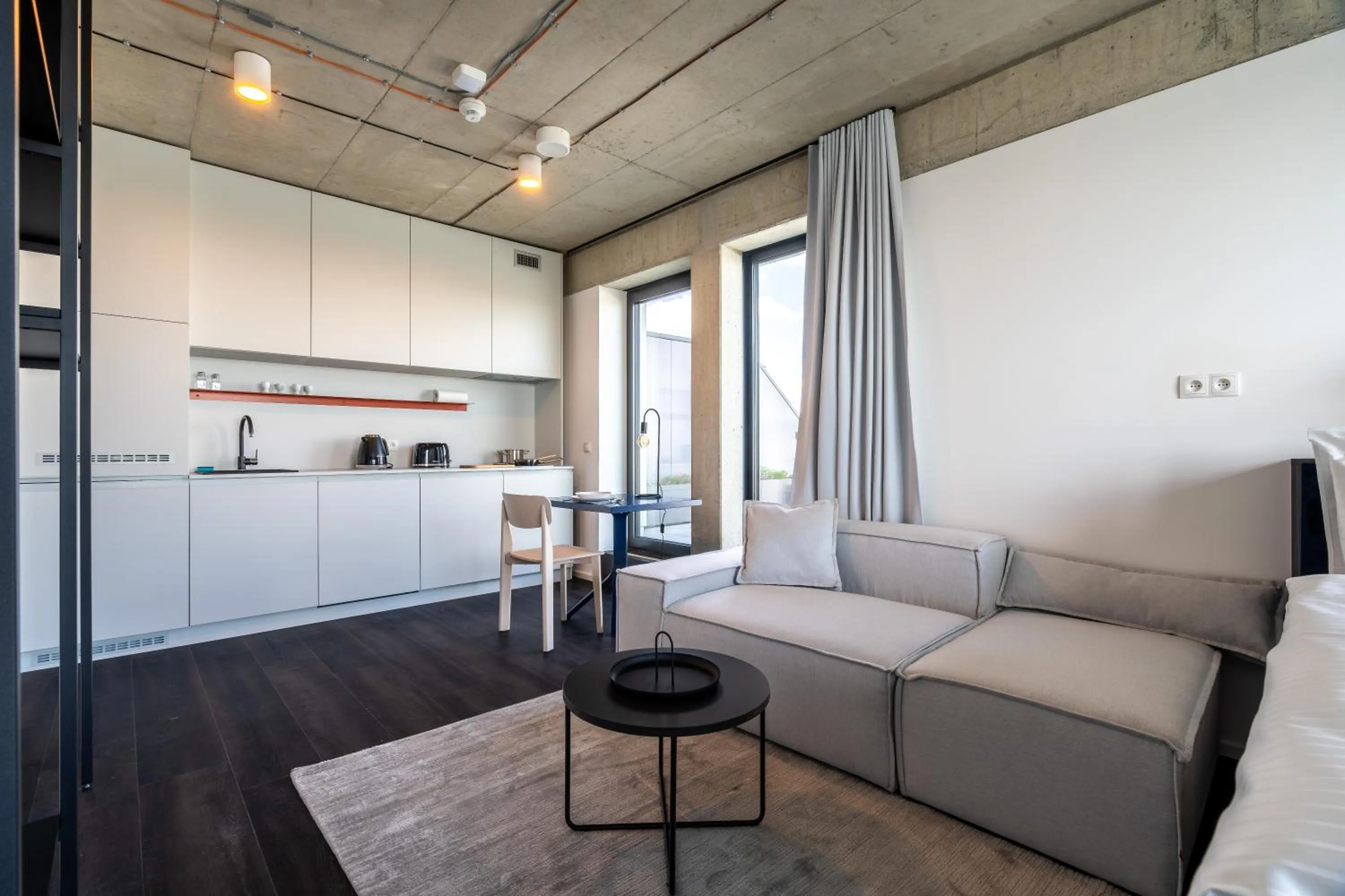 Kitchen or kitchenette in HONEST Ricany