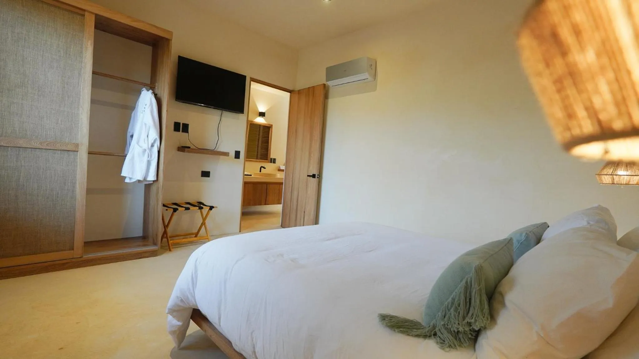 Bed in Casa Borka LUXURY FULLY FURNISHED BEACH CONDOS WITH POOL