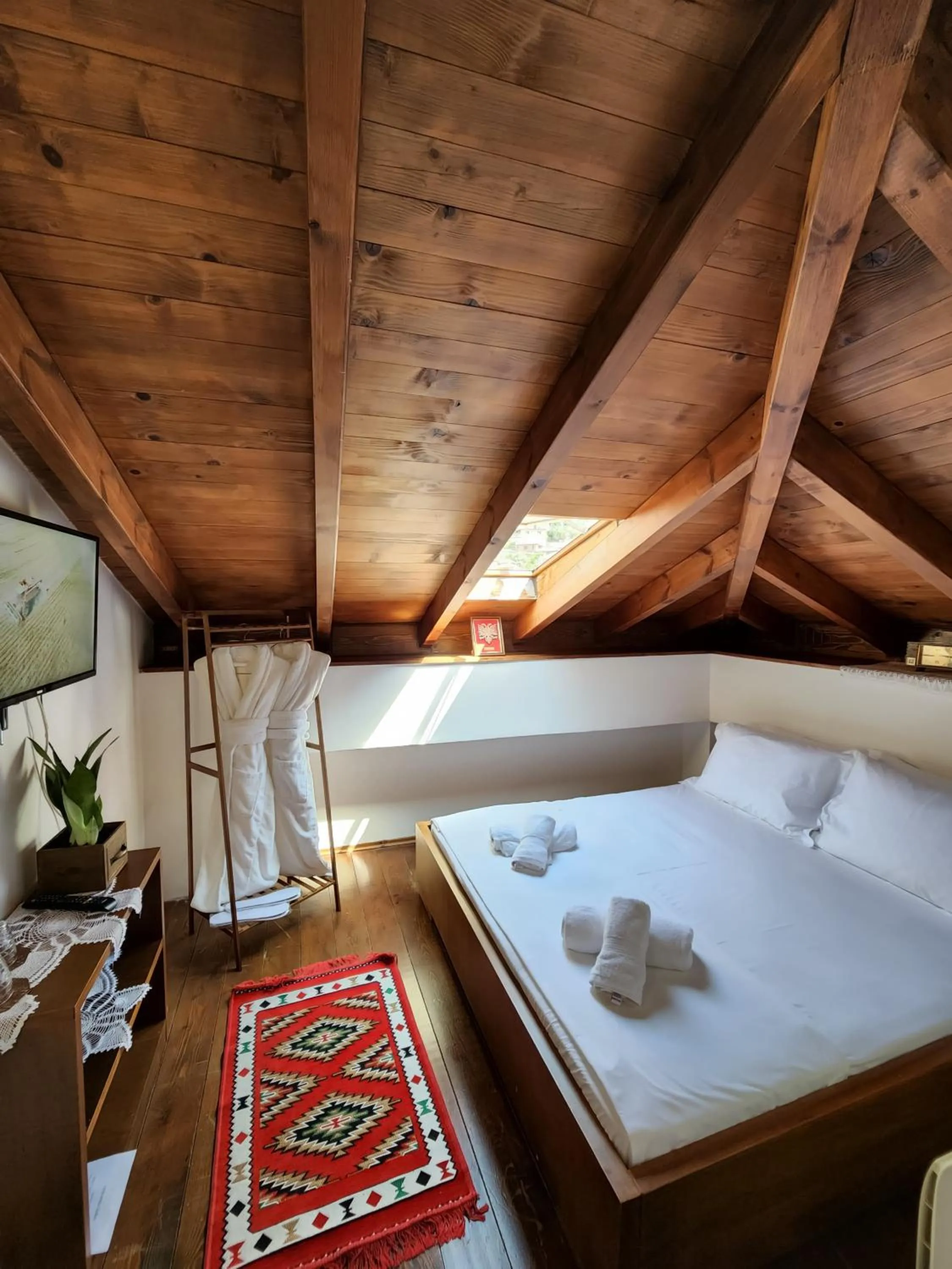 Communal lounge/ TV room in Sokak Boutique Hotel