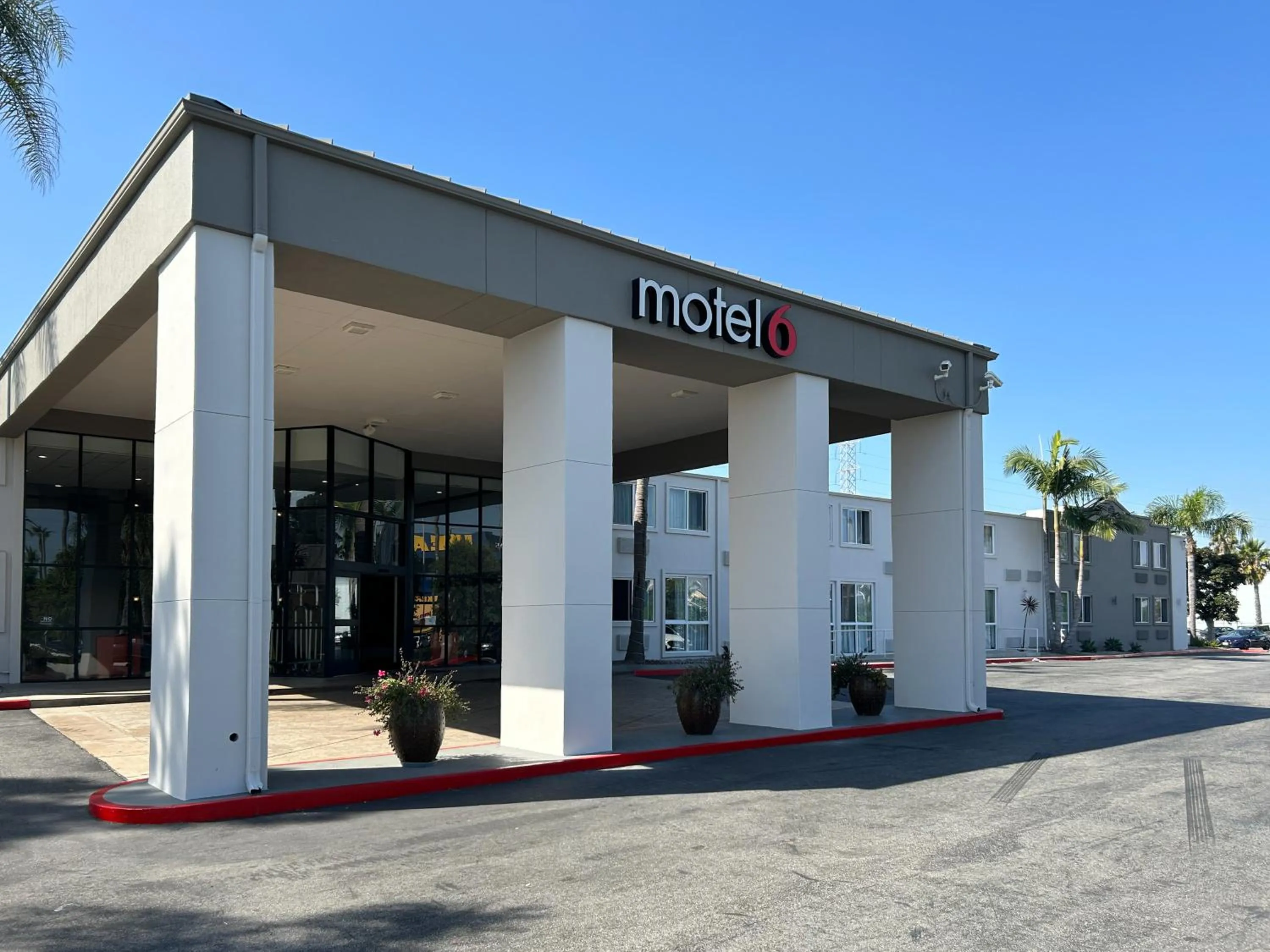 Property building in Studio 6 Suites Carson, CA