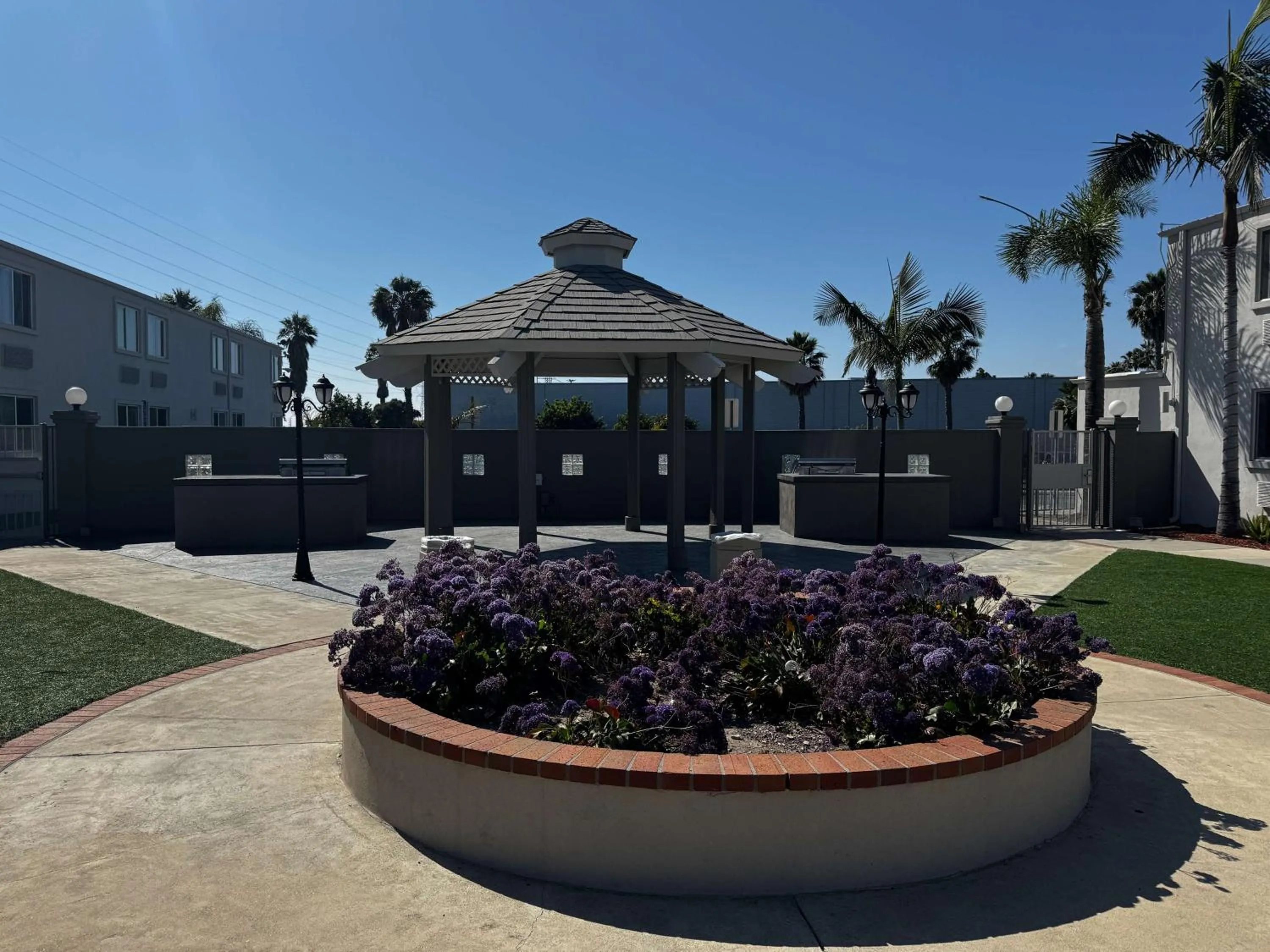 Property building in Studio 6 Suites Carson, CA