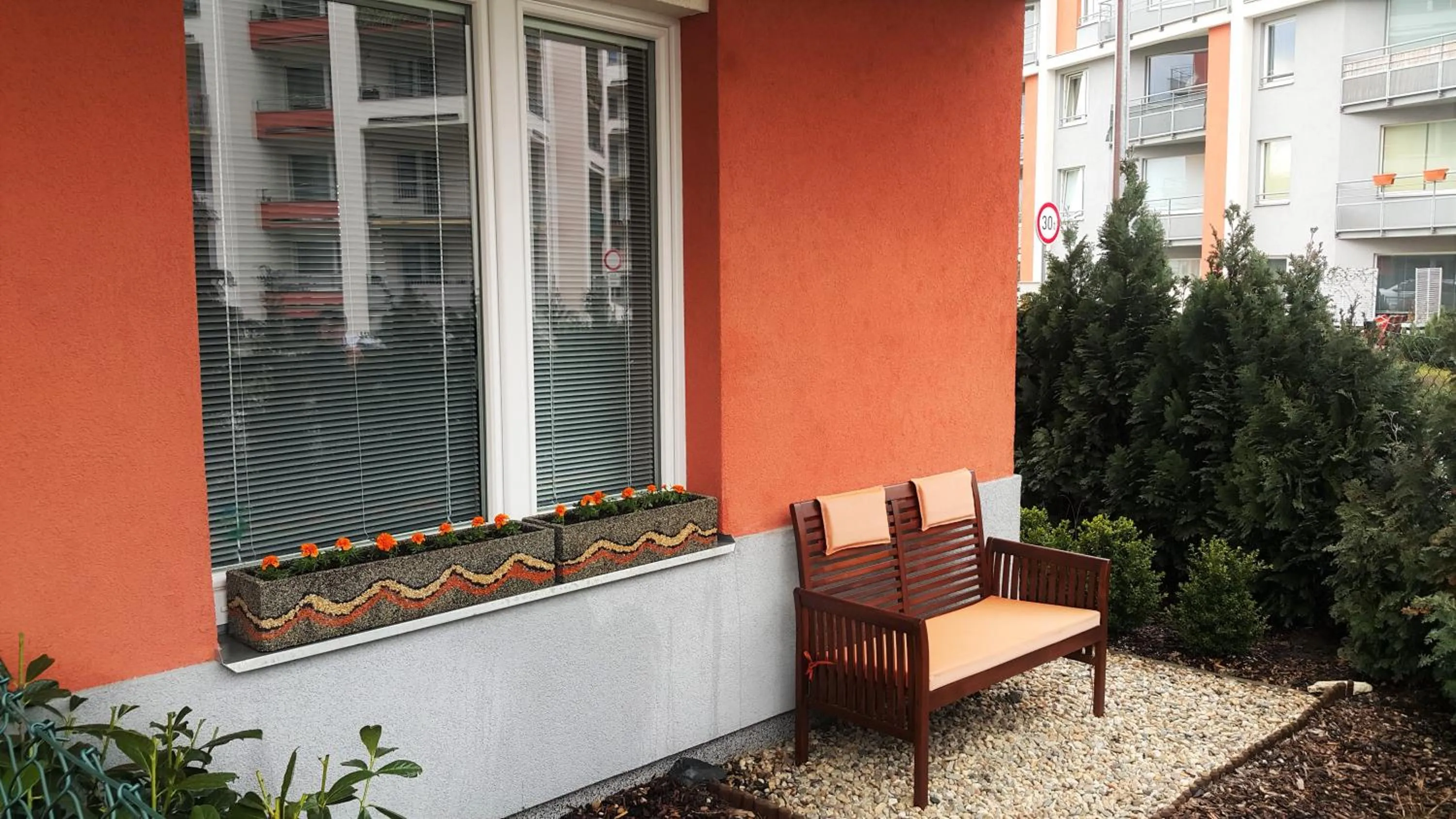 Facade/entrance in Bastien Studio near Airport