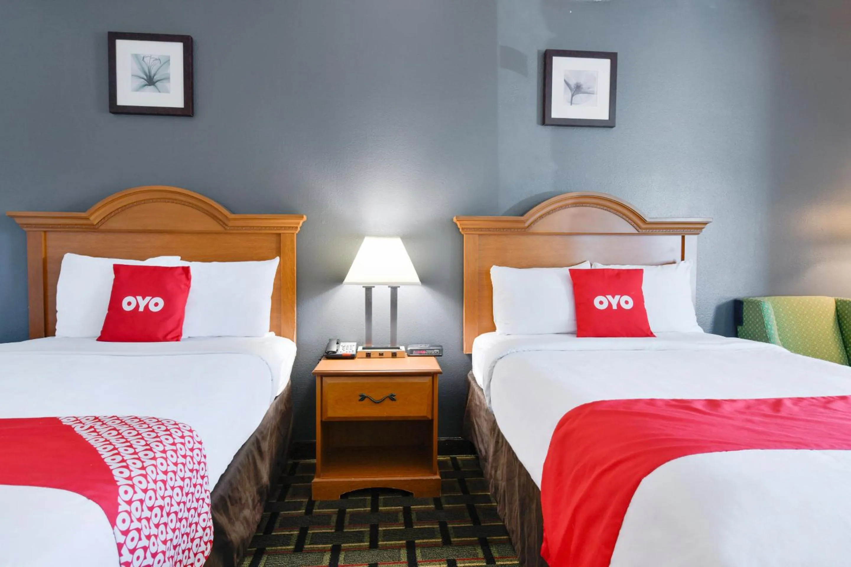 Toilet, Bed in OYO Hotel Lake Park-Valdosta I-75, Exit 5