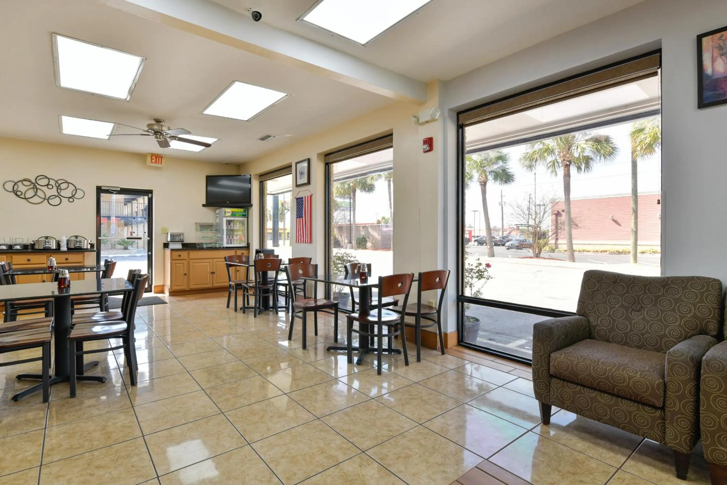 Dining area in OYO Hotel Lake Park-Valdosta I-75, Exit 5