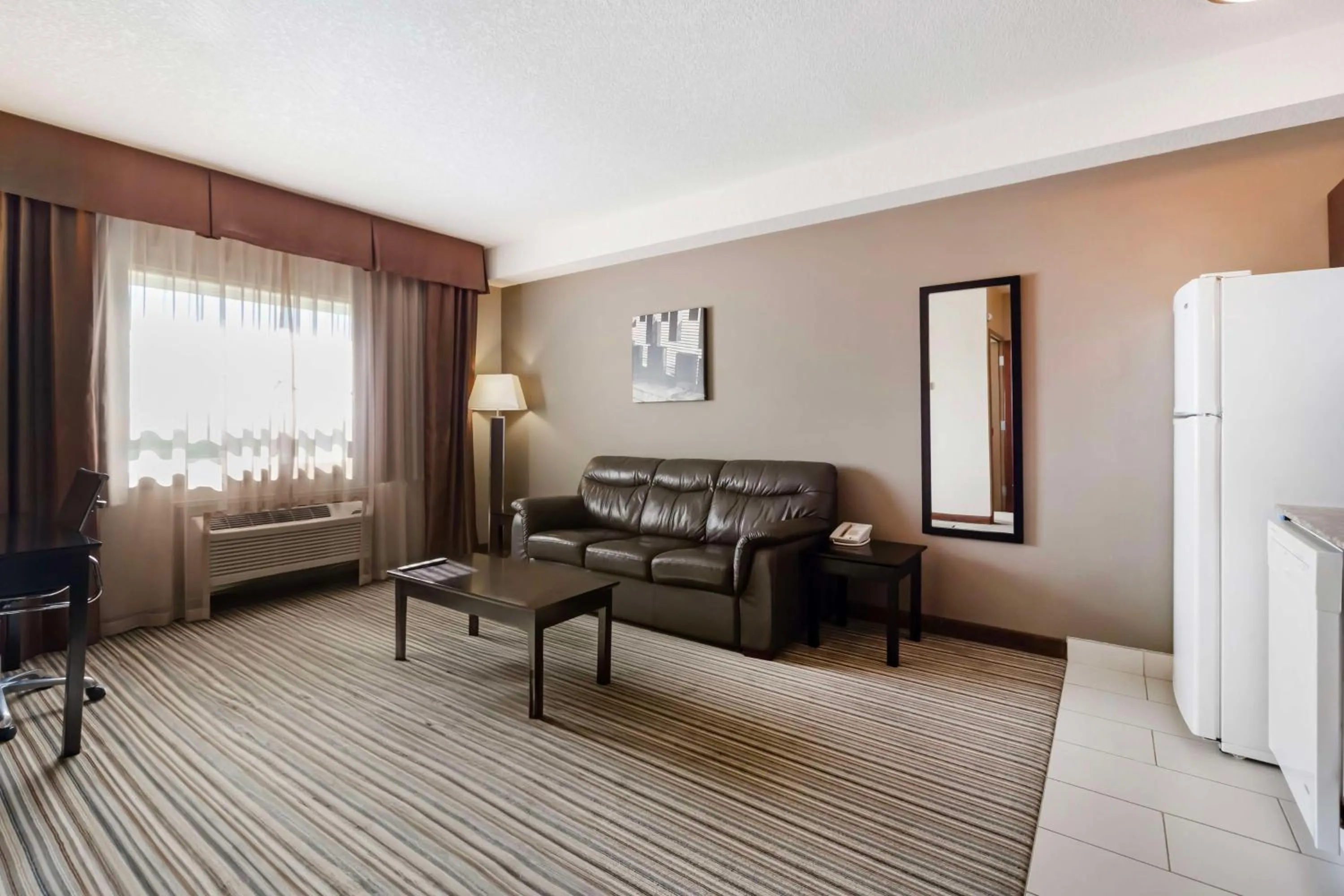 Bedroom in Best Western Plus Peace River Hotel & Suites