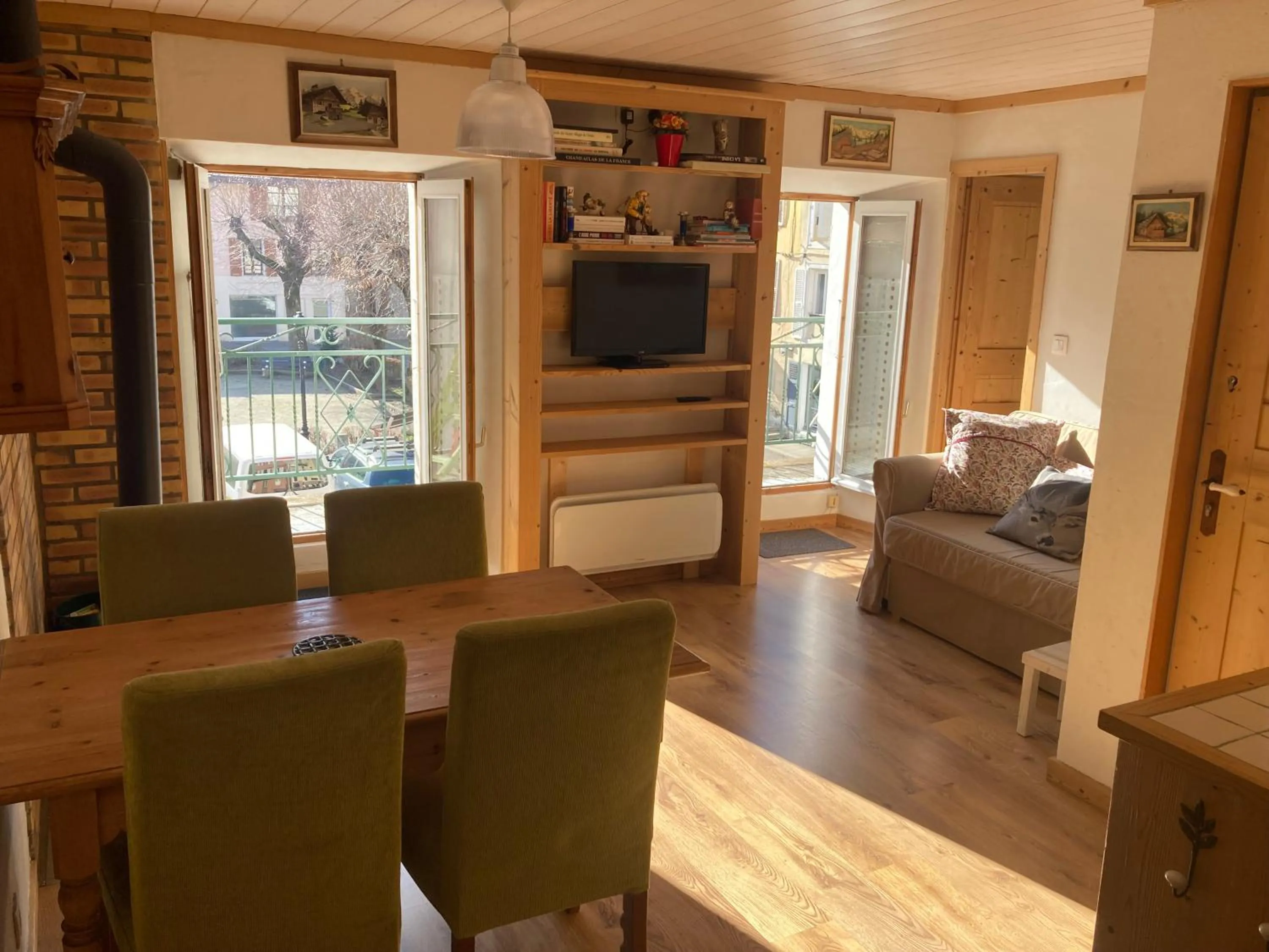 Communal lounge/ TV room in Aristide Briand