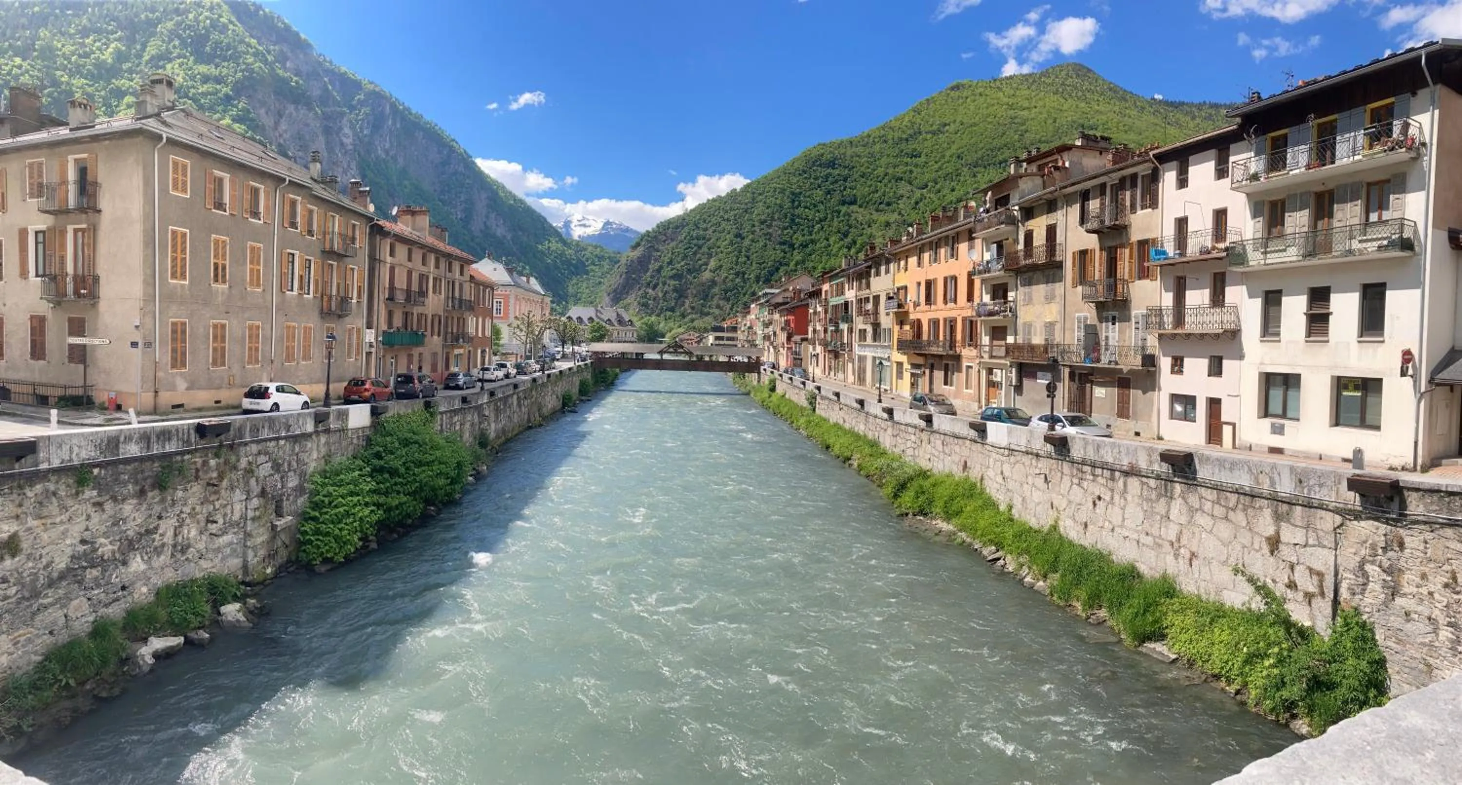 Property building in Aristide Briand