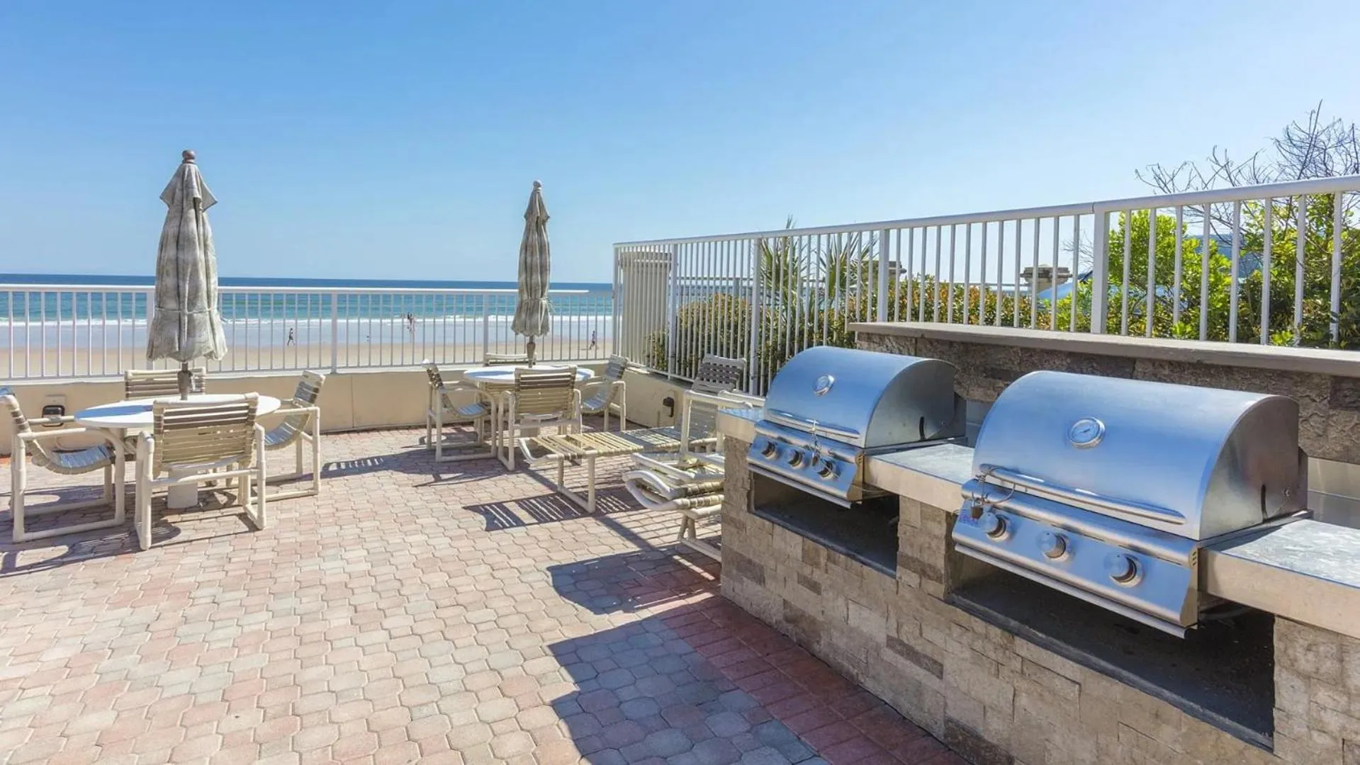 BBQ facilities in Fantasy Island Resort, Daytona Beach Shores