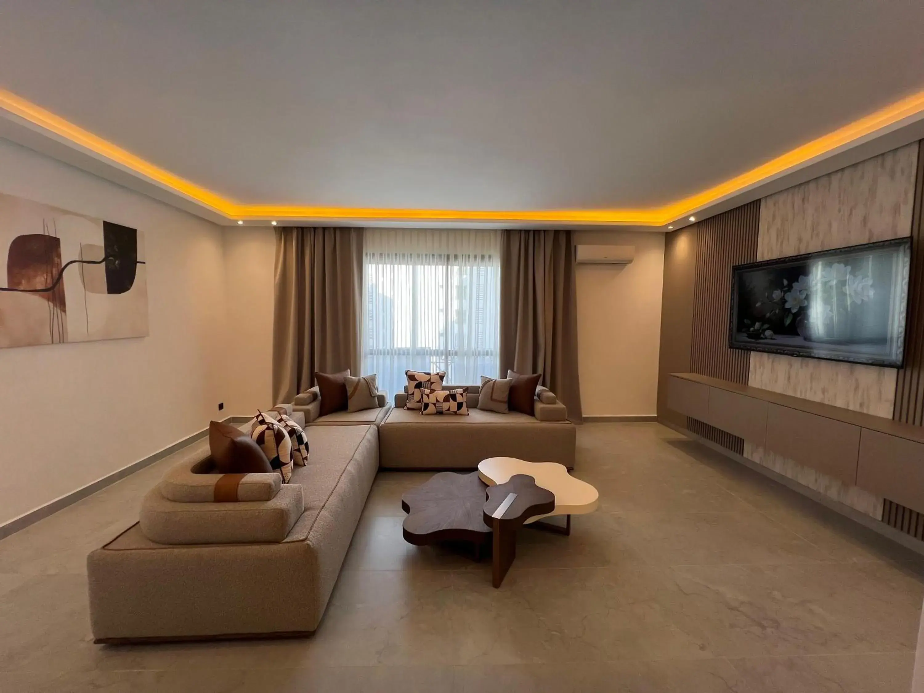 Four-Bedroom Apartment with Lake View in Le Rio Appart-Hotel City Center Four-Bedroom Apartment with Lake View in Le Rio Appart-Hotel City Center