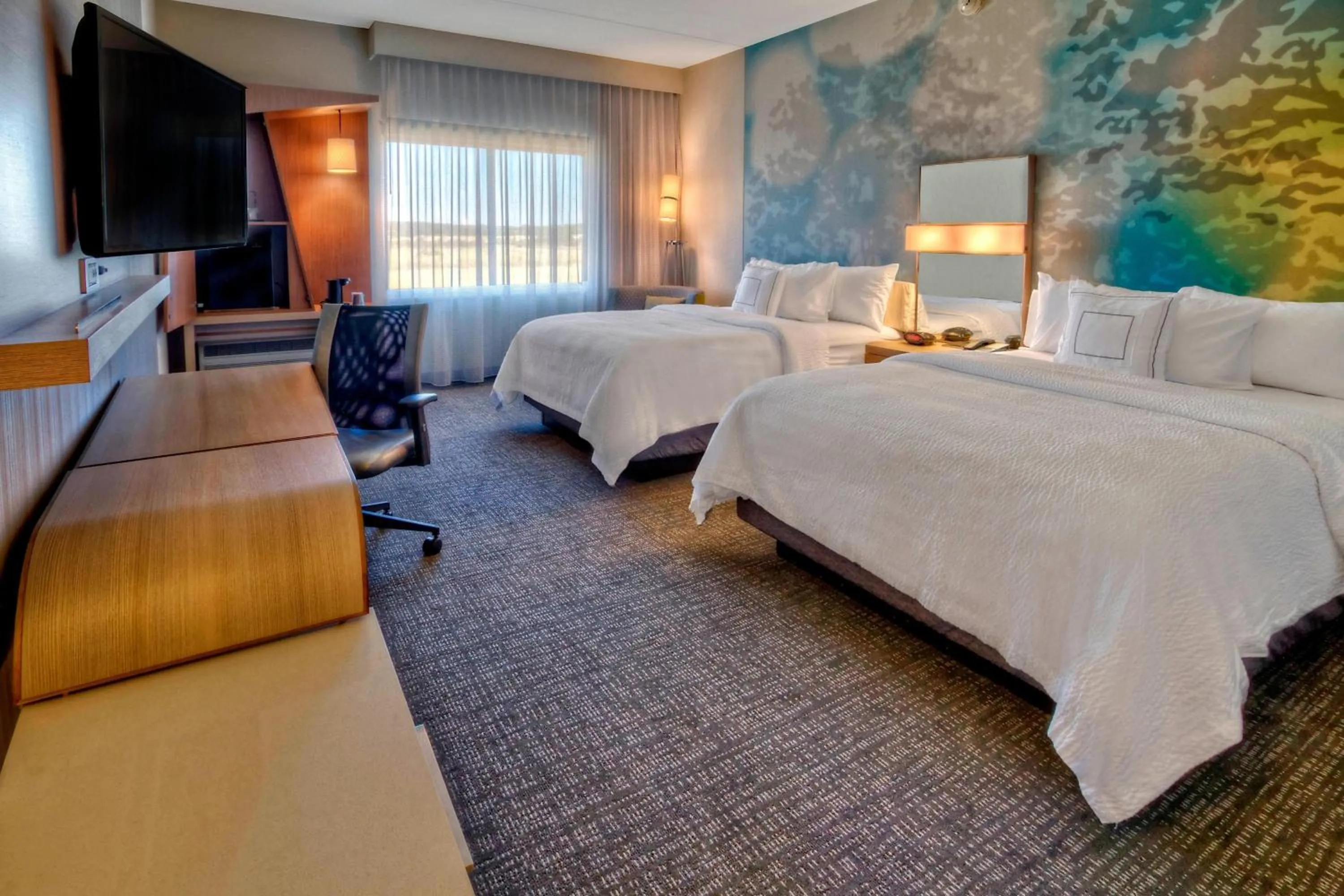 Photo of the whole room, Bed in Courtyard by Marriott San Marcos