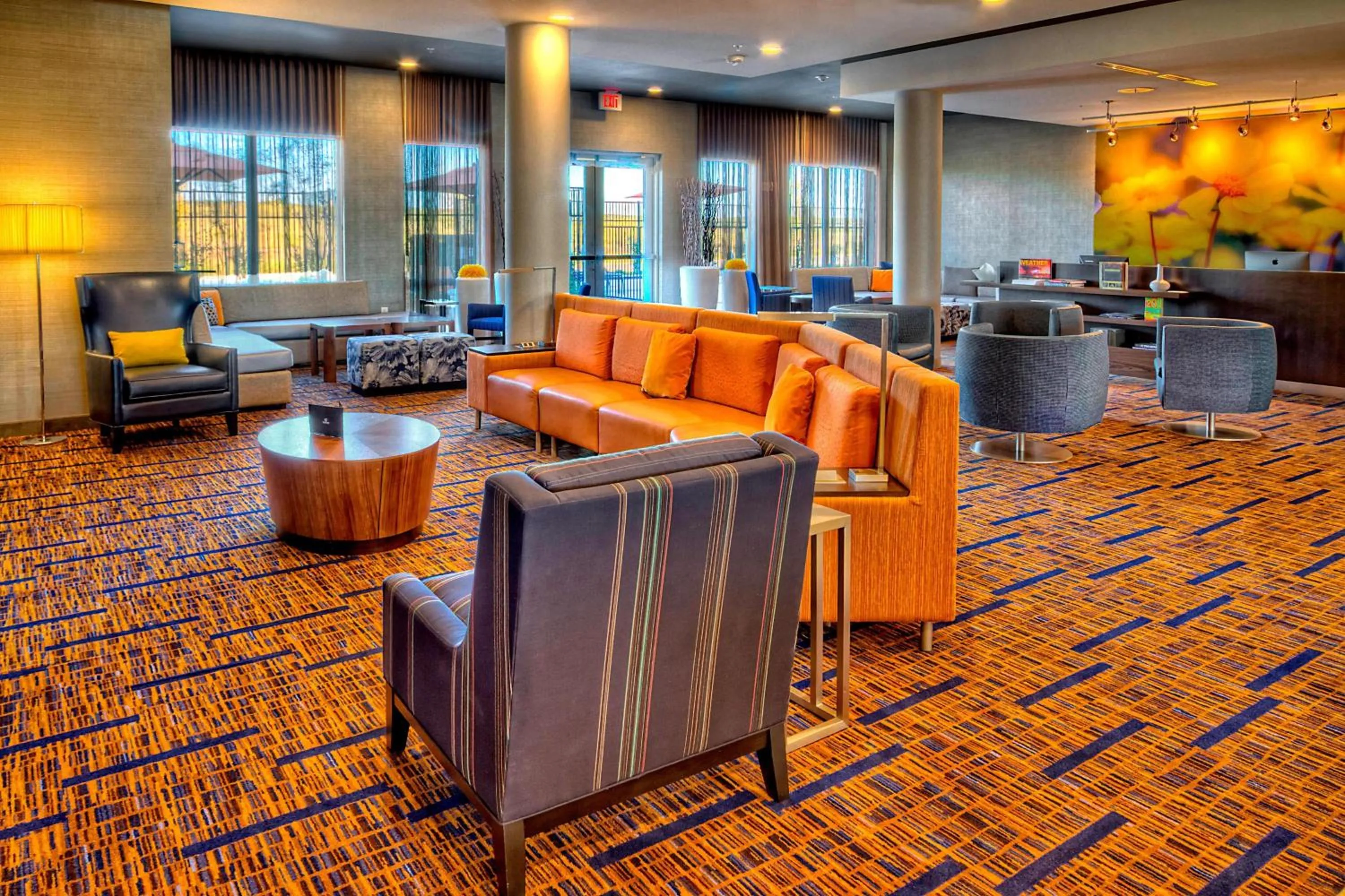 Lobby or reception in Courtyard by Marriott San Marcos