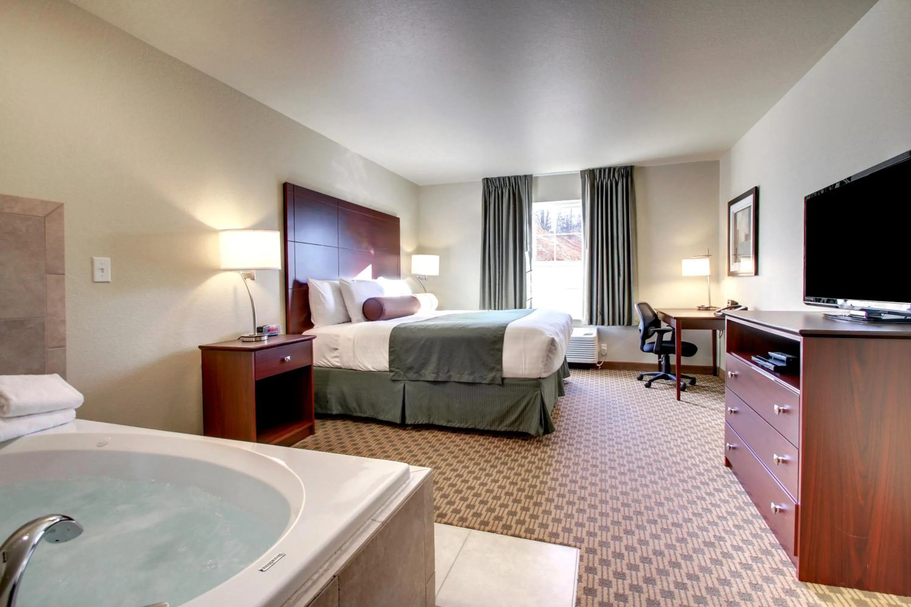 Cobblestone Hotel & Suites - Salem