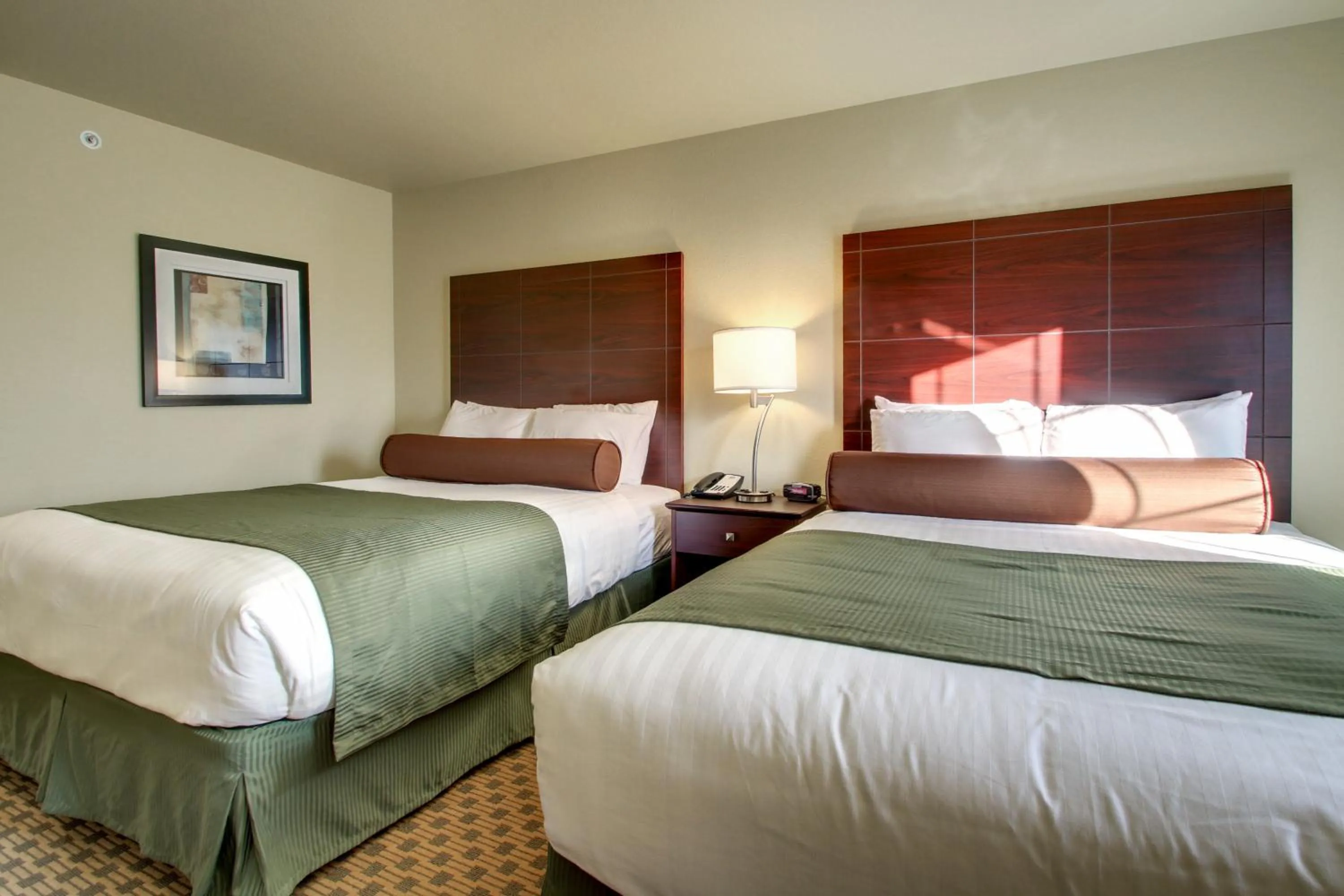 Cobblestone Hotel & Suites - Salem