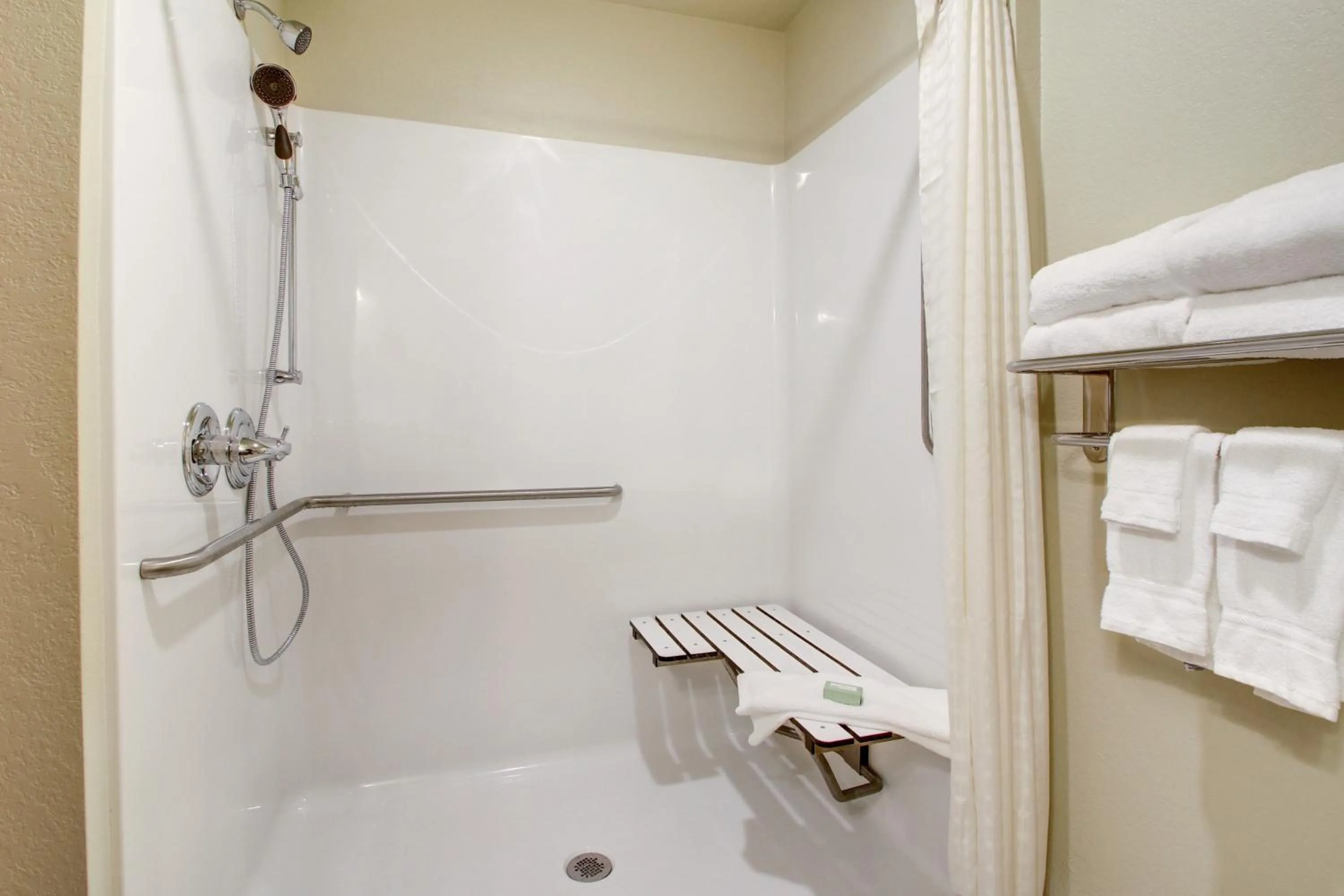 Cobblestone Hotel & Suites - Salem