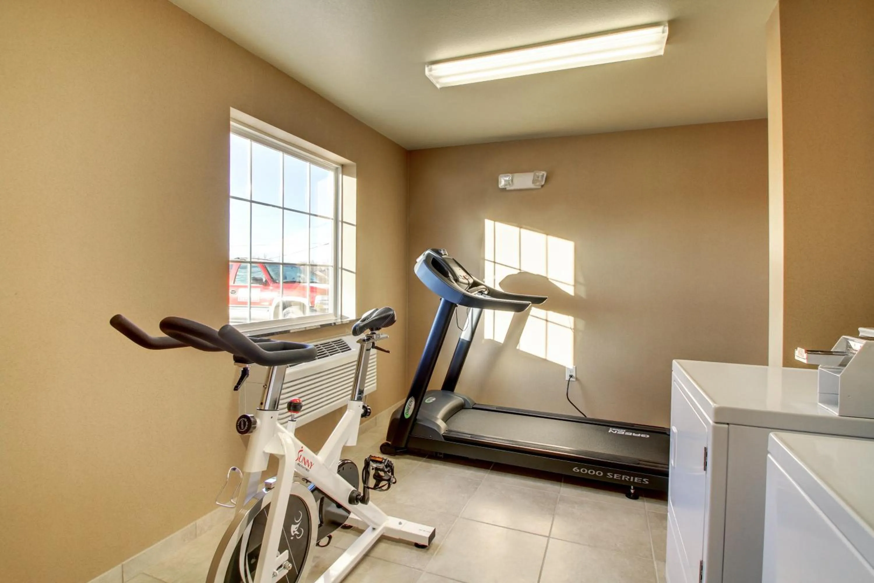 Cobblestone Hotel & Suites - Salem