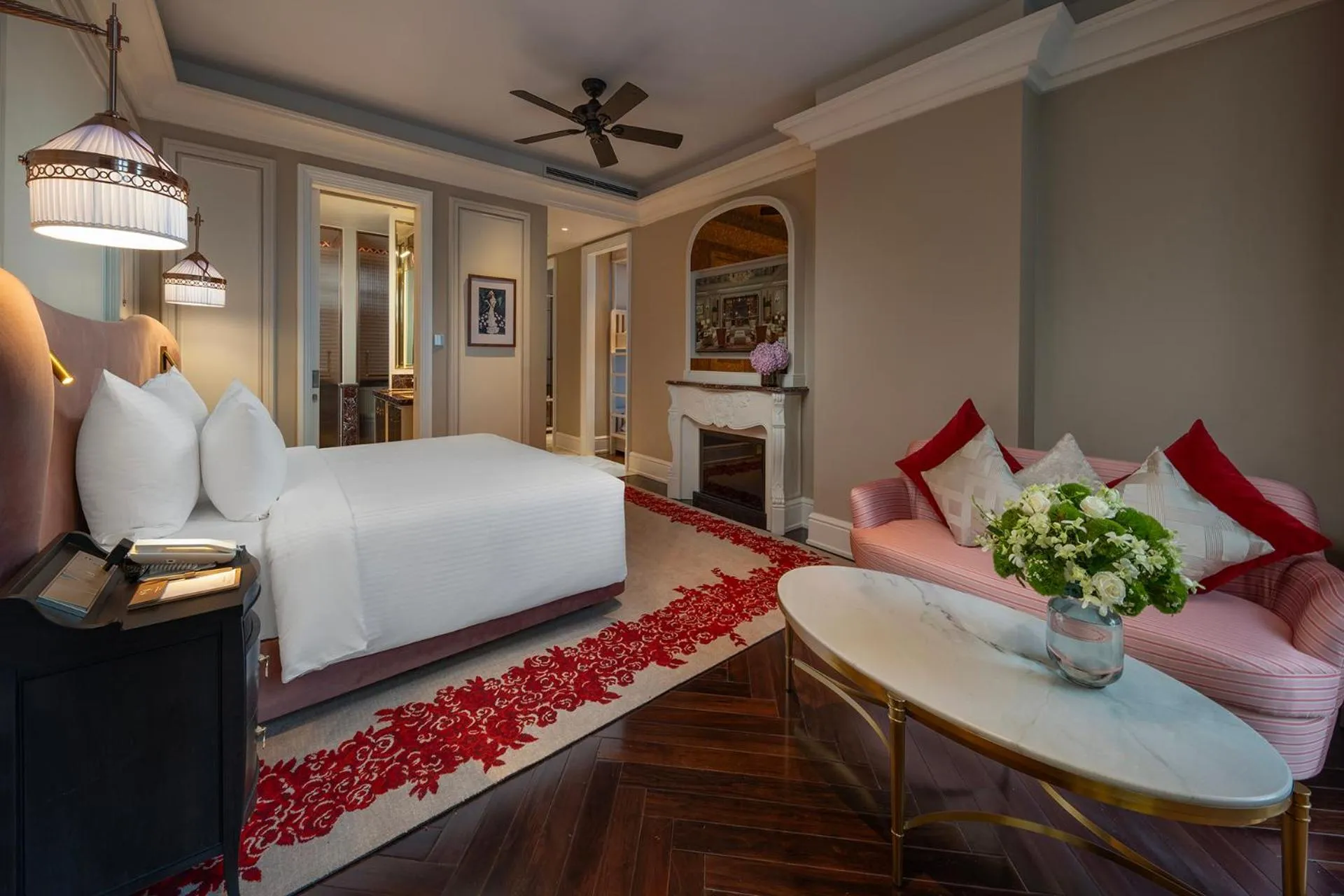 Bed in Hôtel de l'Amour Tam Đảo