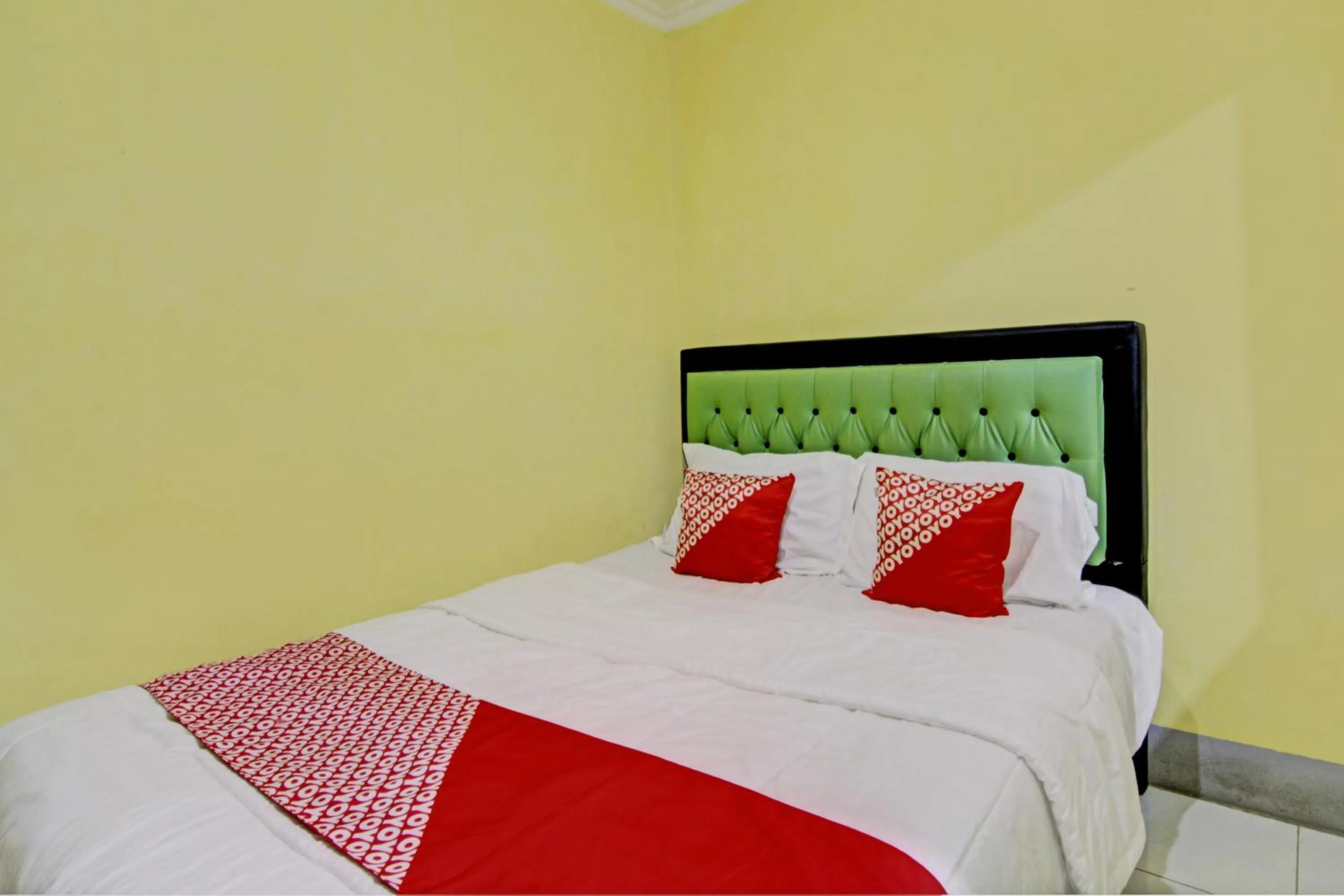 Bedroom, Bed in Hotel O Penginapan Budi SyariahNearTaman Amaryllis Pekanbaru