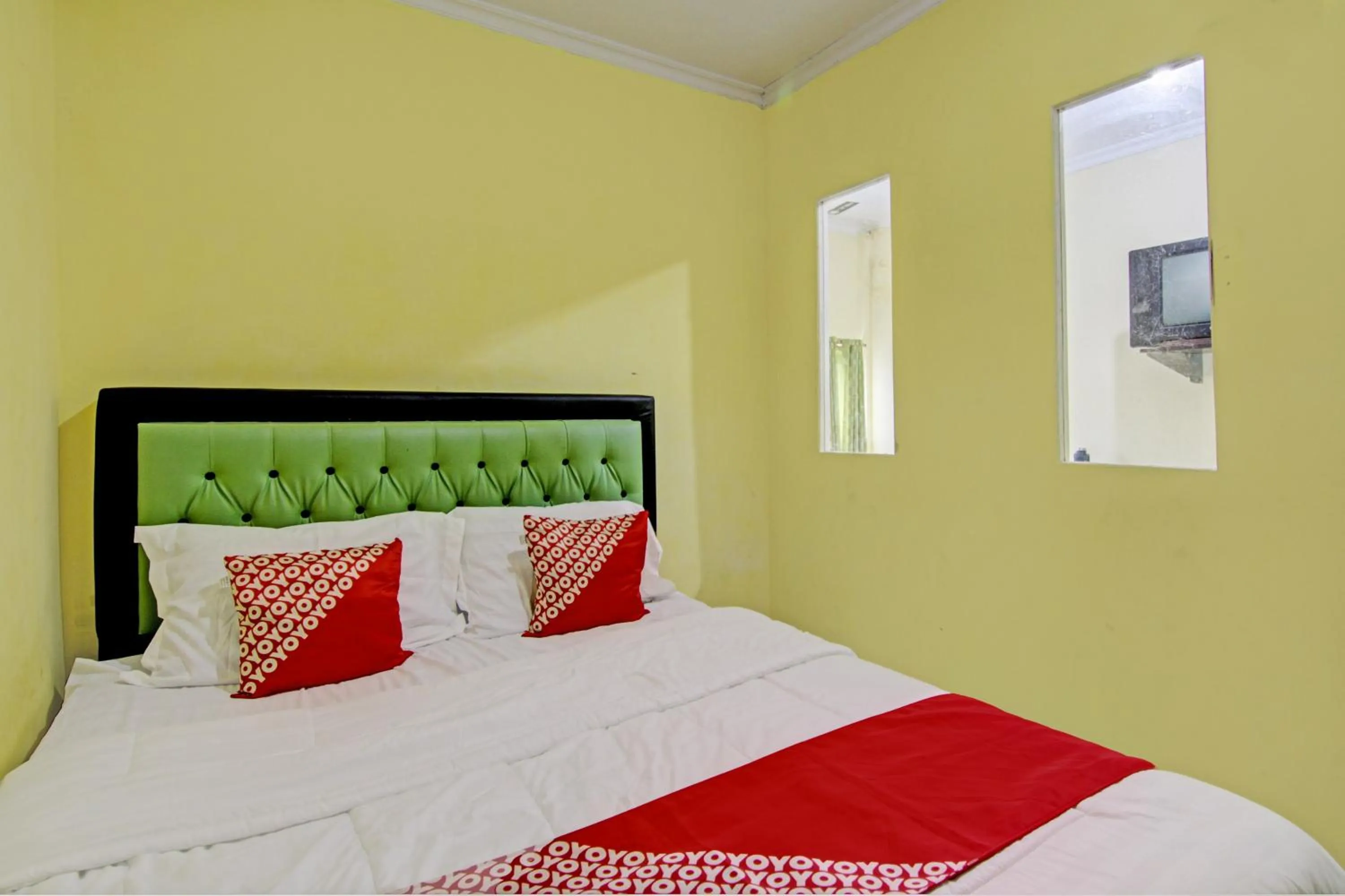 Bedroom, Bed in Hotel O Penginapan Budi SyariahNearTaman Amaryllis Pekanbaru