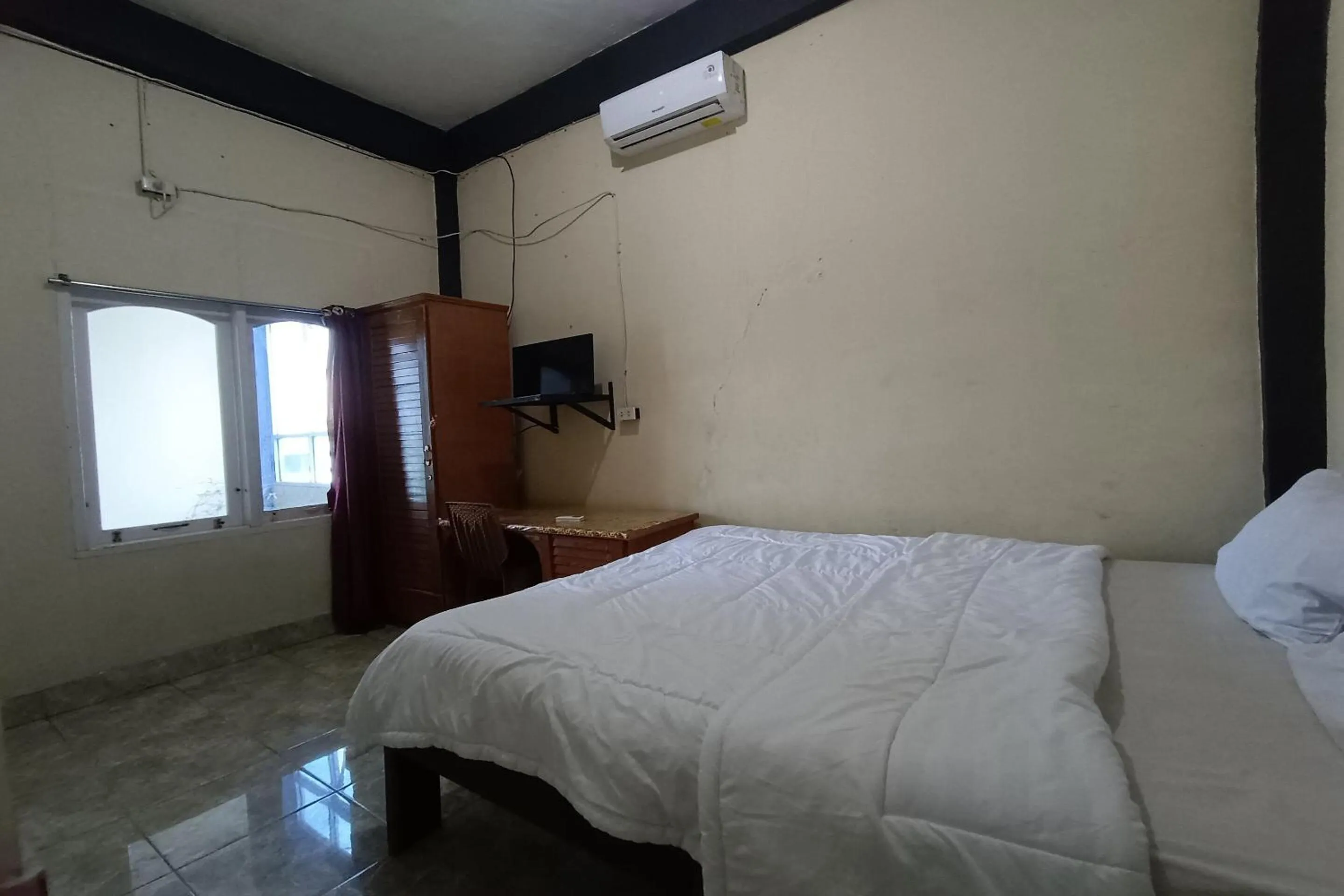 Bedroom, Bed in Hotel O Merah House