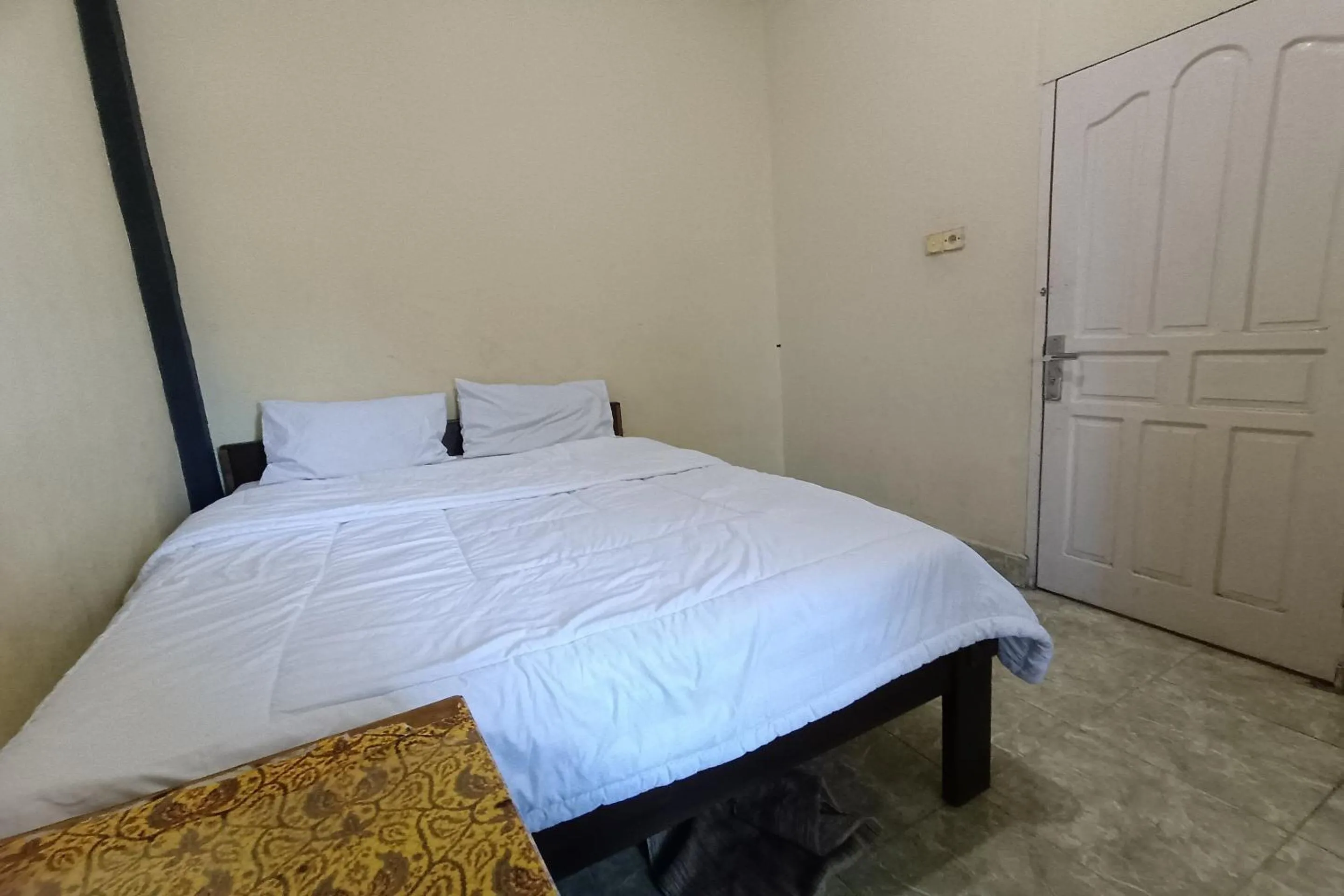 Bedroom, Bed in Hotel O Merah House