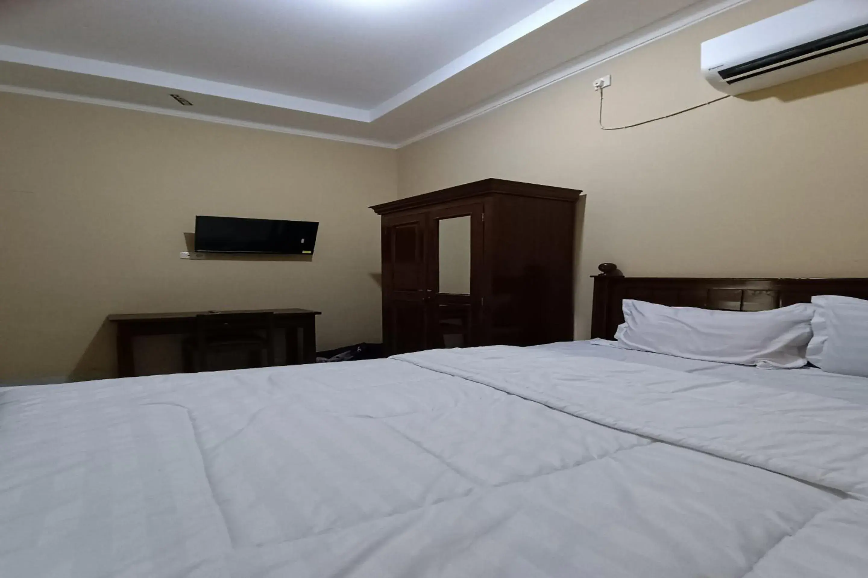 Standard Double Room in Hotel O Merah House Standard Double Room in Hotel O Merah House