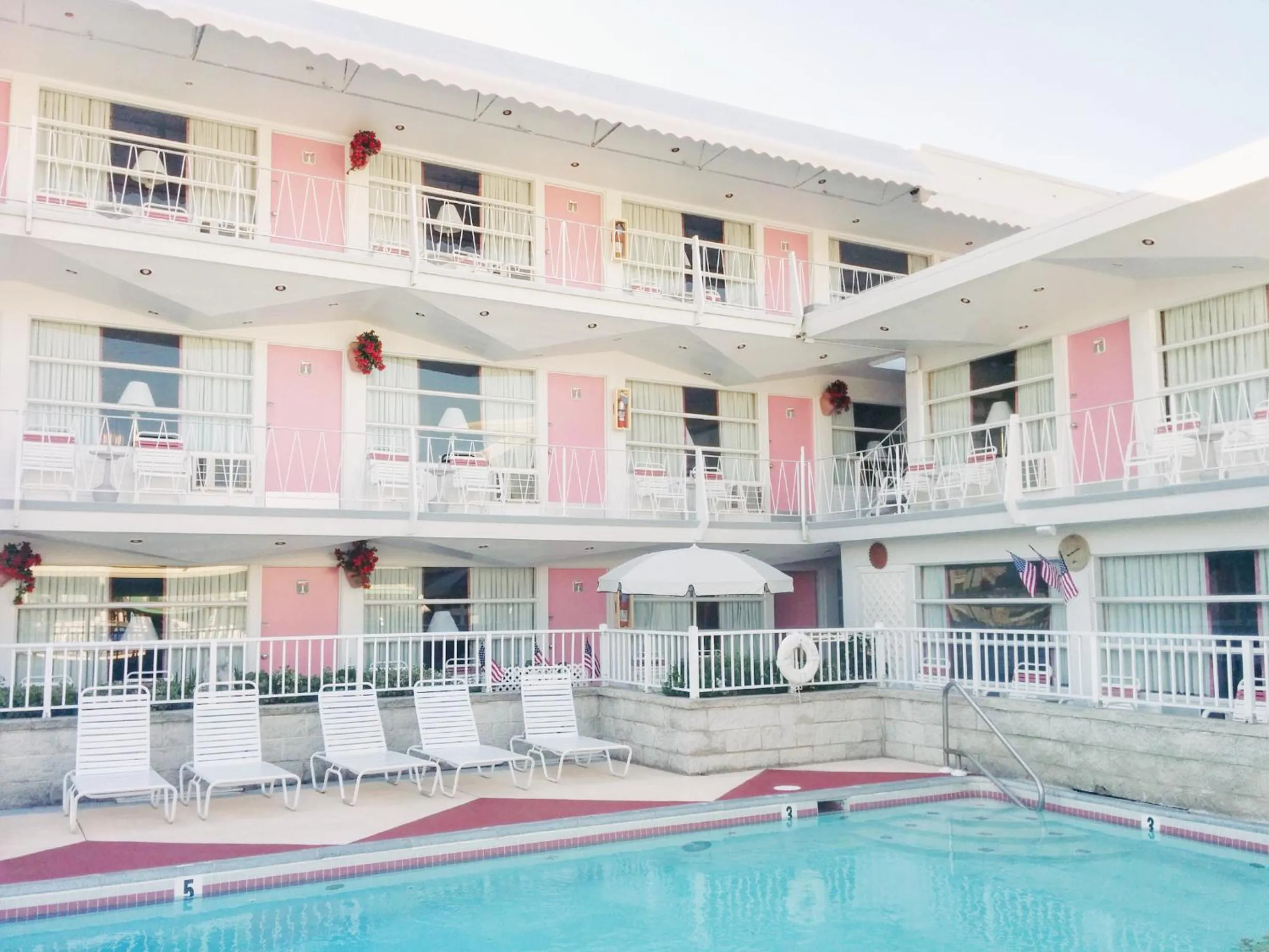 Facade/entrance in Pink Champagne Motel