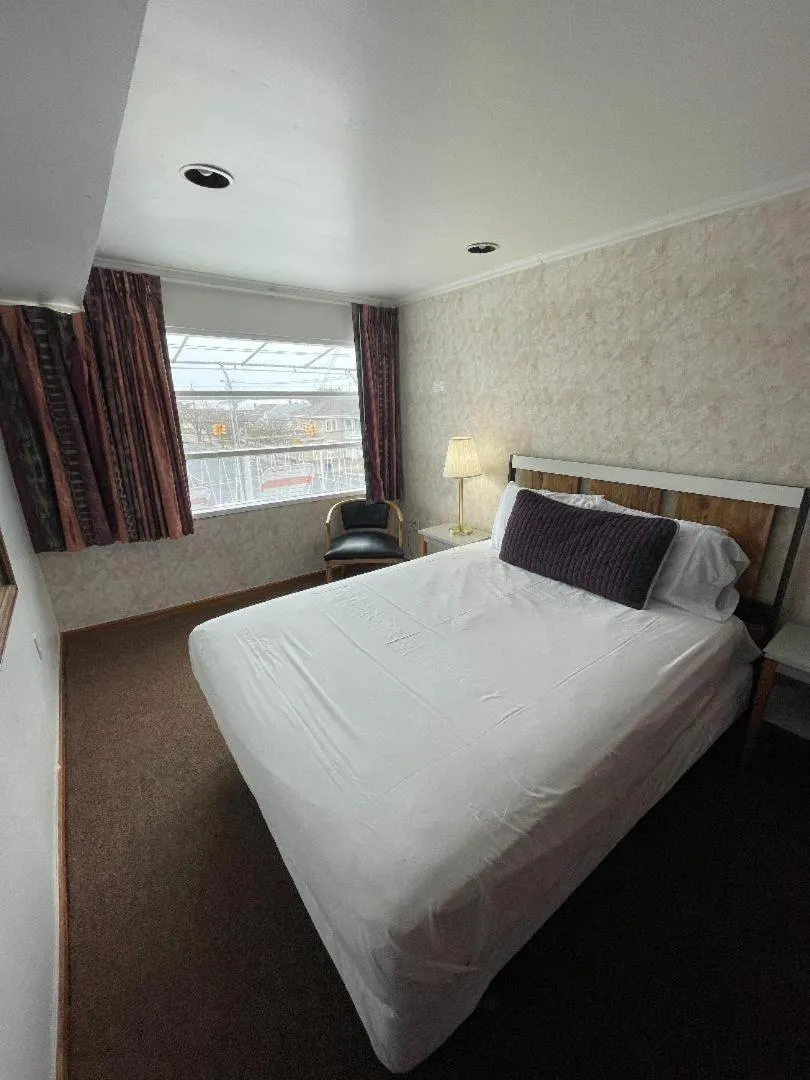 Pink Champagne Motel