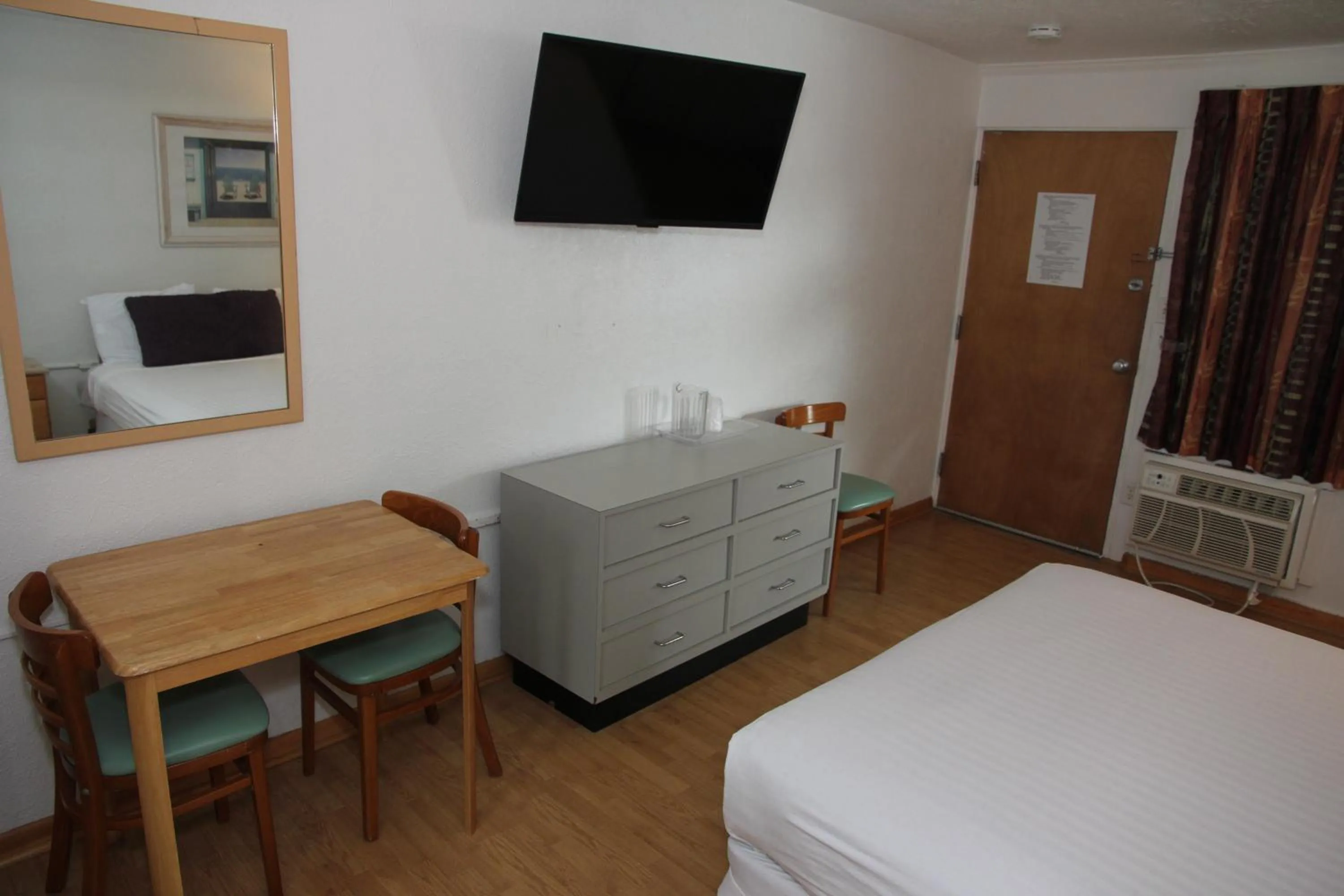 Pink Champagne Motel