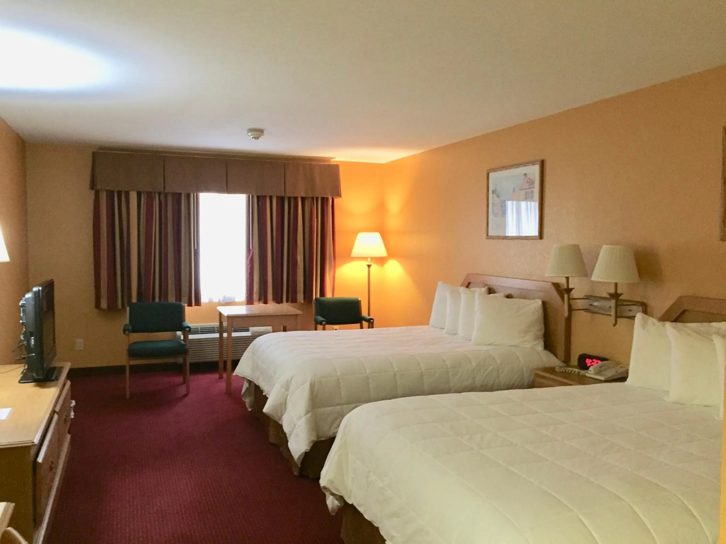 Bed in Parkfield Inn - Clinton