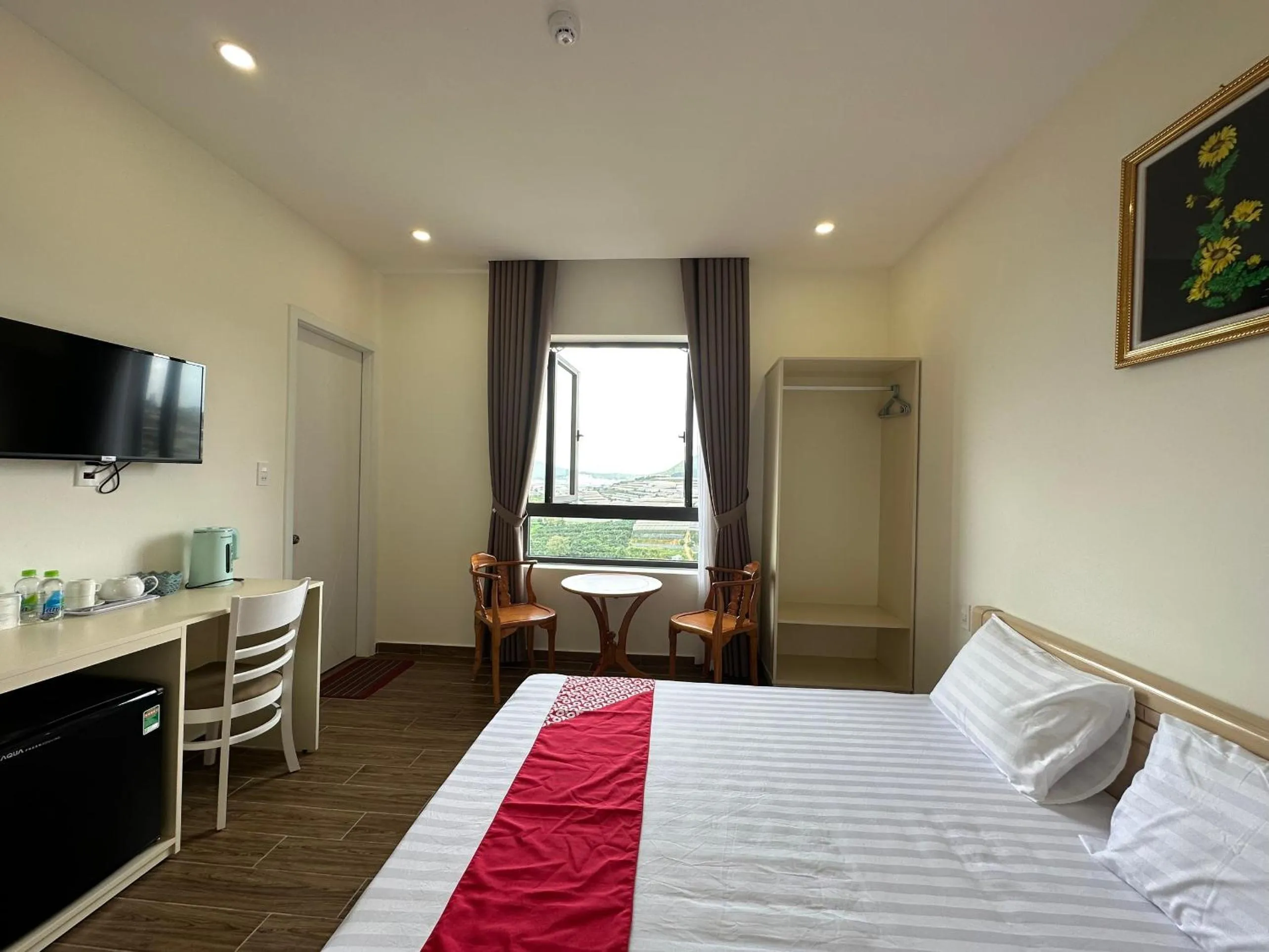 Bedroom, Bed in Capital O 1208 Phong Van Villa